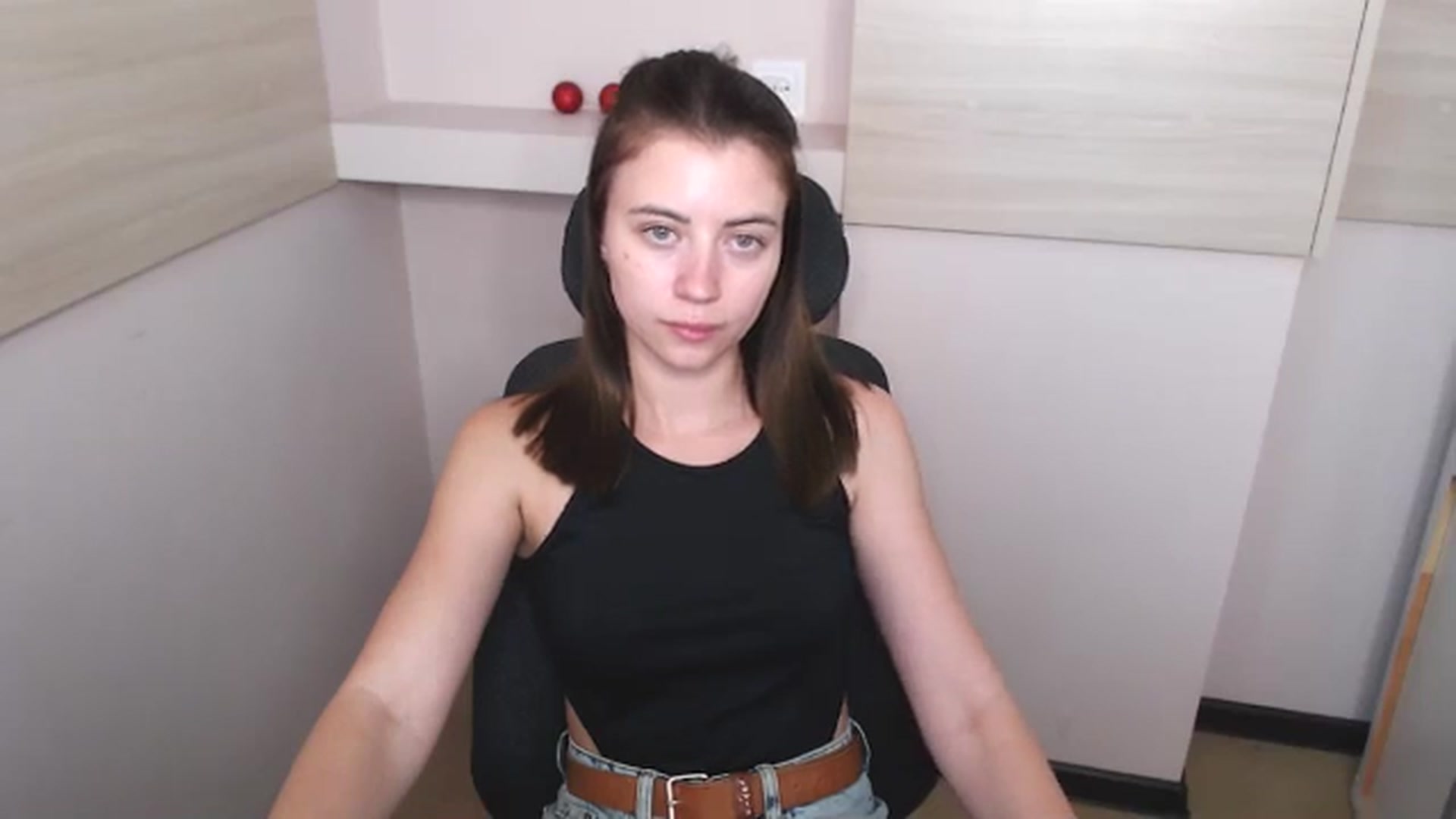 Gallery image thumbnail from Sulfate0's myfreecams stream on, 06/10/2024, 10:50 image 13 of 20