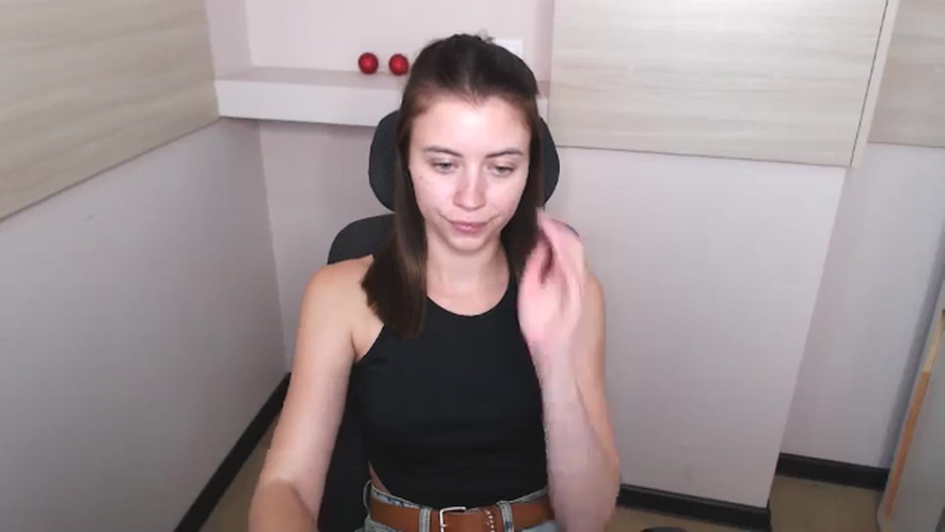 Gallery image thumbnail from Sulfate0's myfreecams stream on, 06/10/2024, 10:50 image 15 of 20