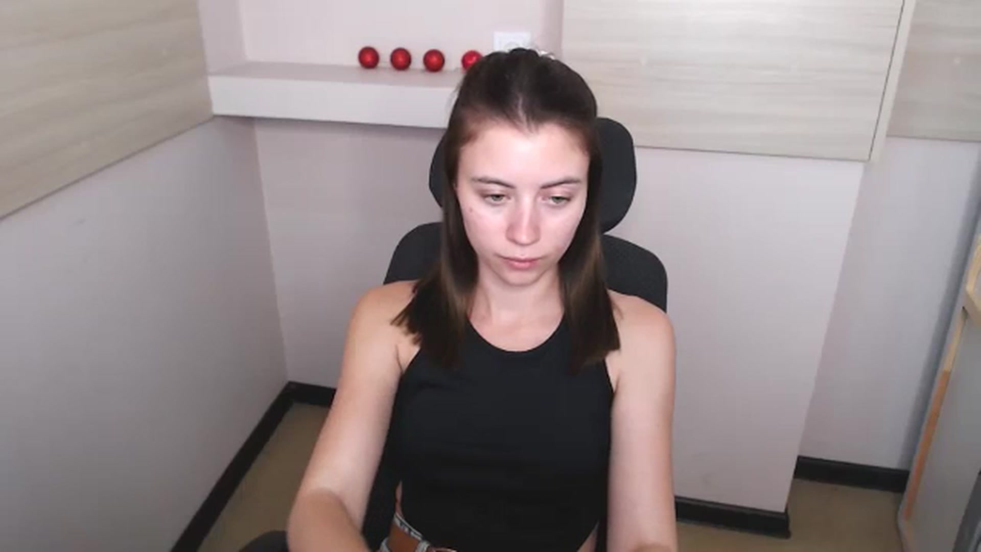 Gallery image thumbnail from Sulfate0's myfreecams stream on, 06/10/2024, 11:32 image 15 of 20