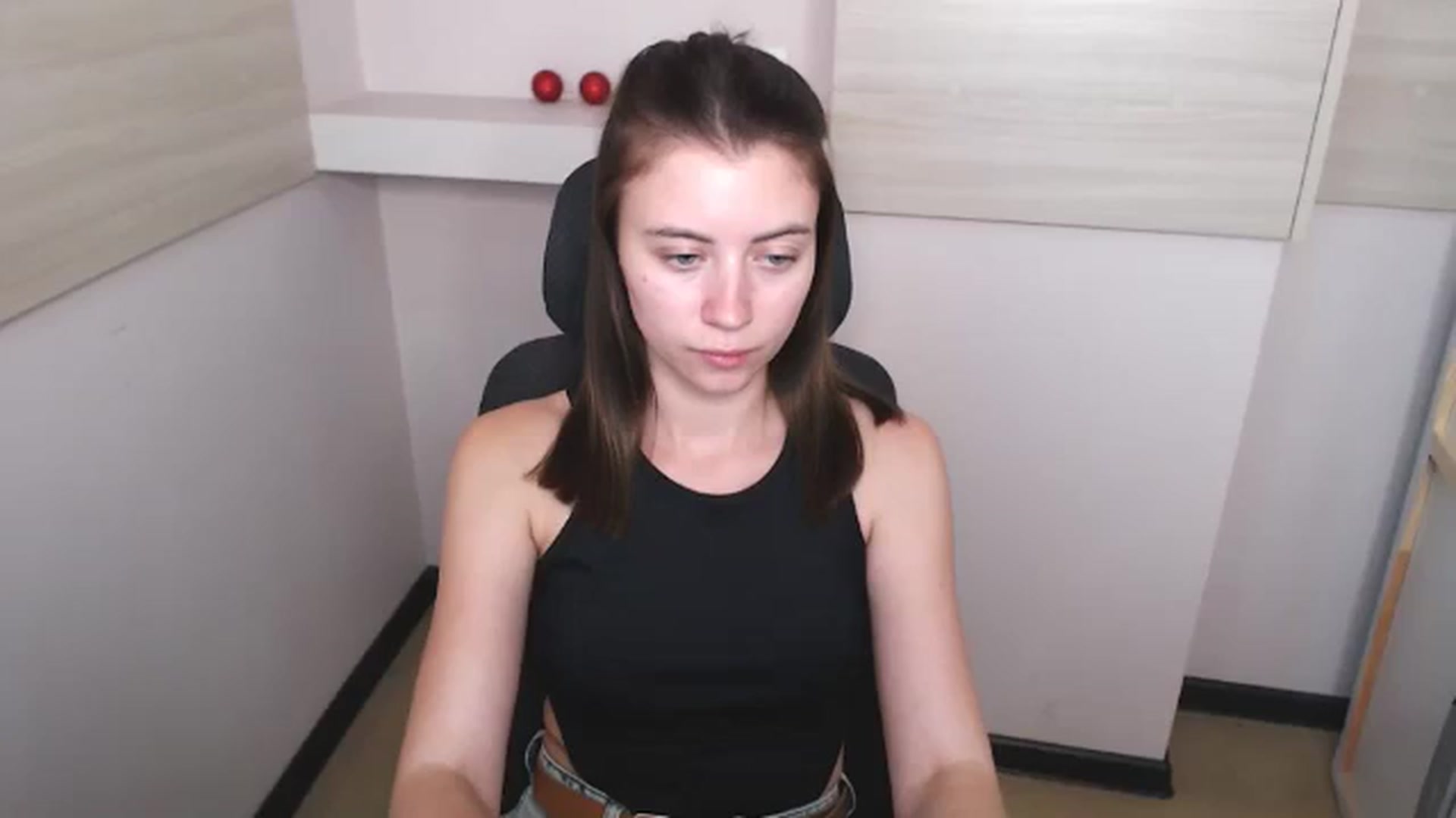 Gallery image thumbnail from Sulfate0's myfreecams stream on, 06/10/2024, 11:32 image 10 of 20