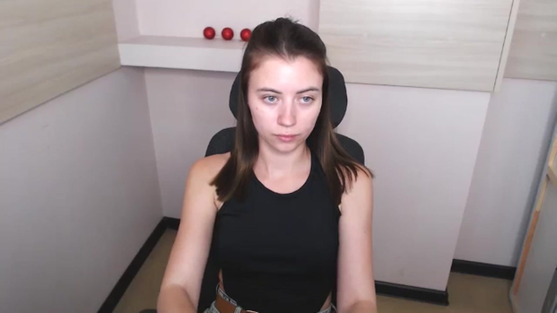 Gallery image thumbnail from Sulfate0's myfreecams stream on, 06/10/2024, 11:32 image 12 of 20