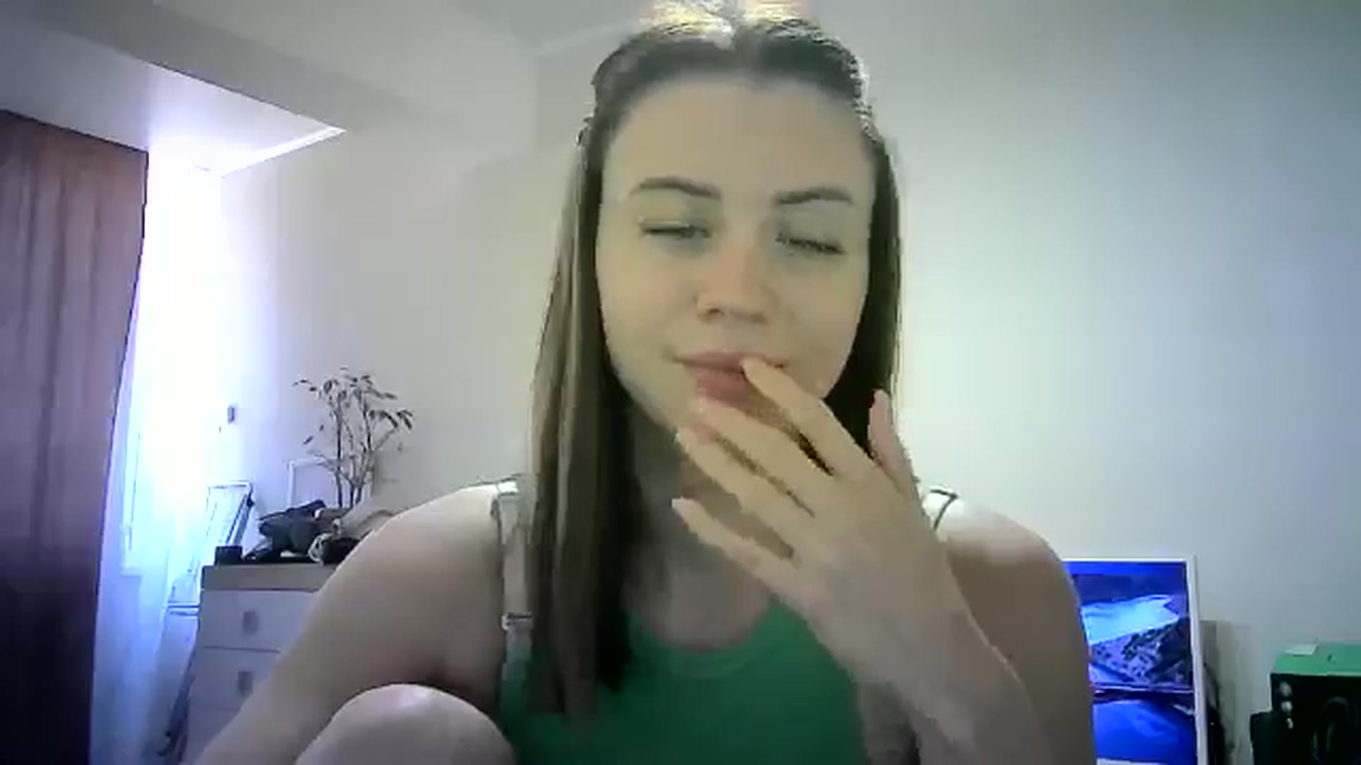 Gallery image thumbnail from Sulfate0's myfreecams stream on, 06/11/2024, 10:54 image 12 of 20