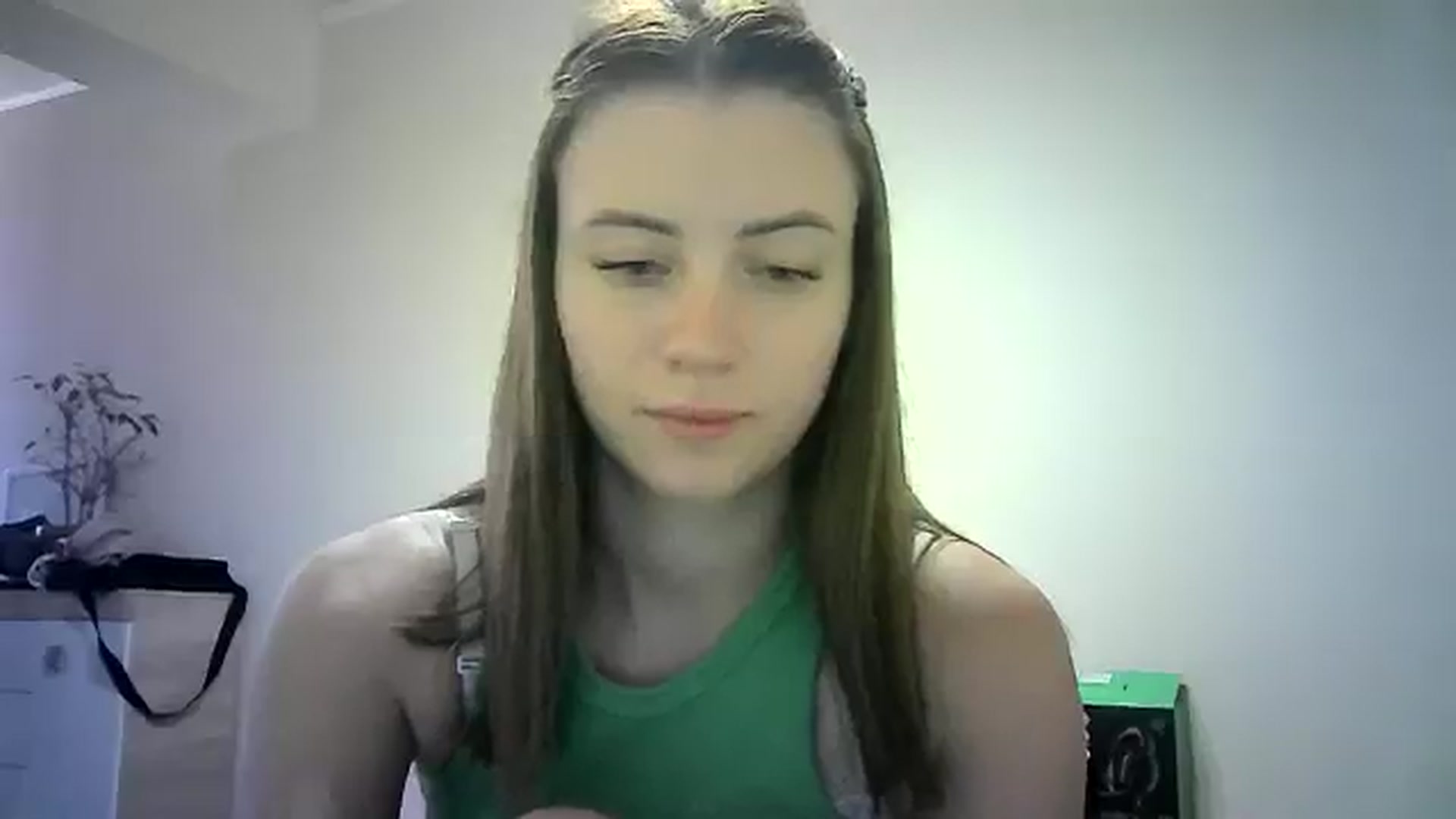 Gallery image thumbnail from Sulfate0's myfreecams stream on, 06/11/2024, 11:23 image 10 of 20