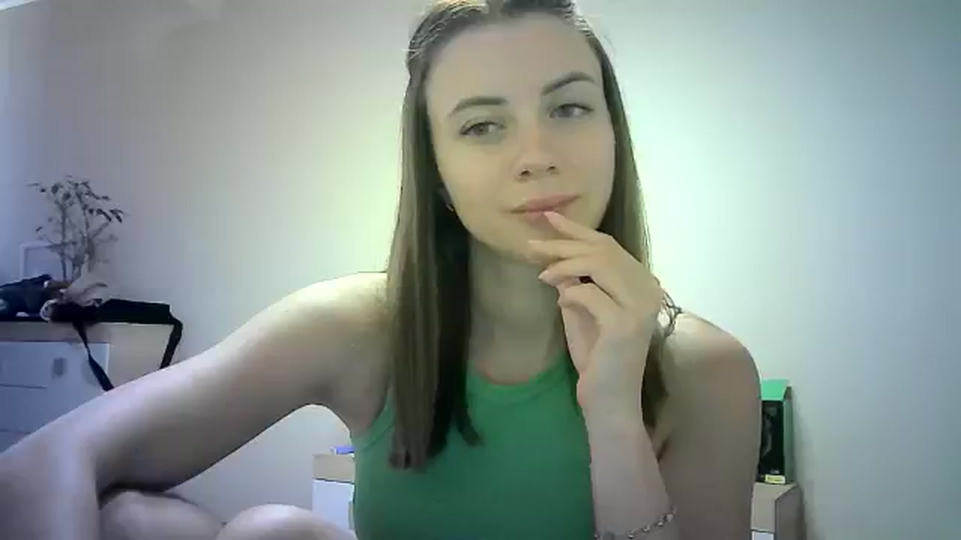 Gallery image thumbnail from Sulfate0's myfreecams stream on, 06/11/2024, 11:23 image 15 of 20