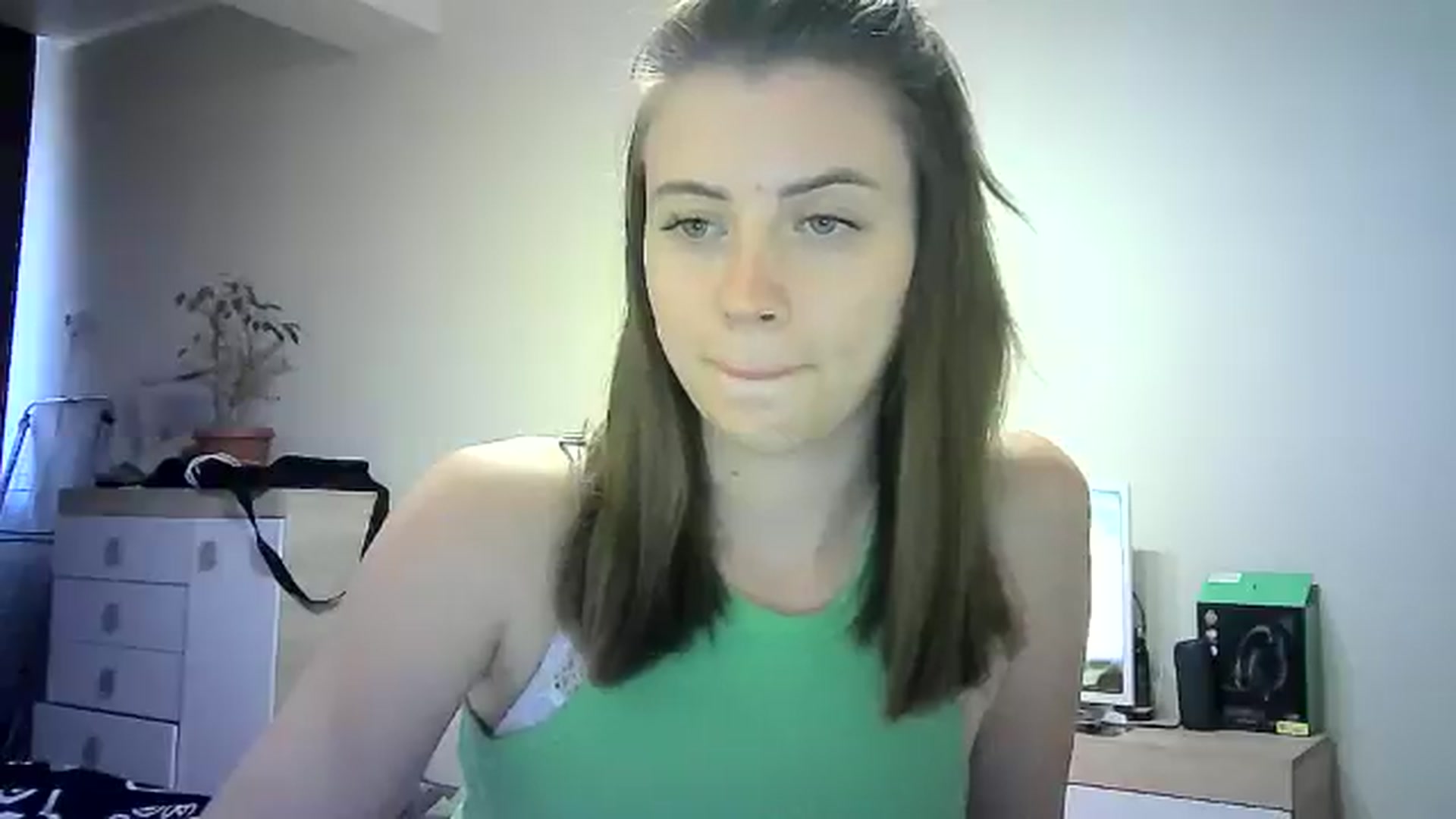 Gallery image thumbnail from Sulfate0's myfreecams stream on, 06/14/2024, 13:11 image 7 of 20