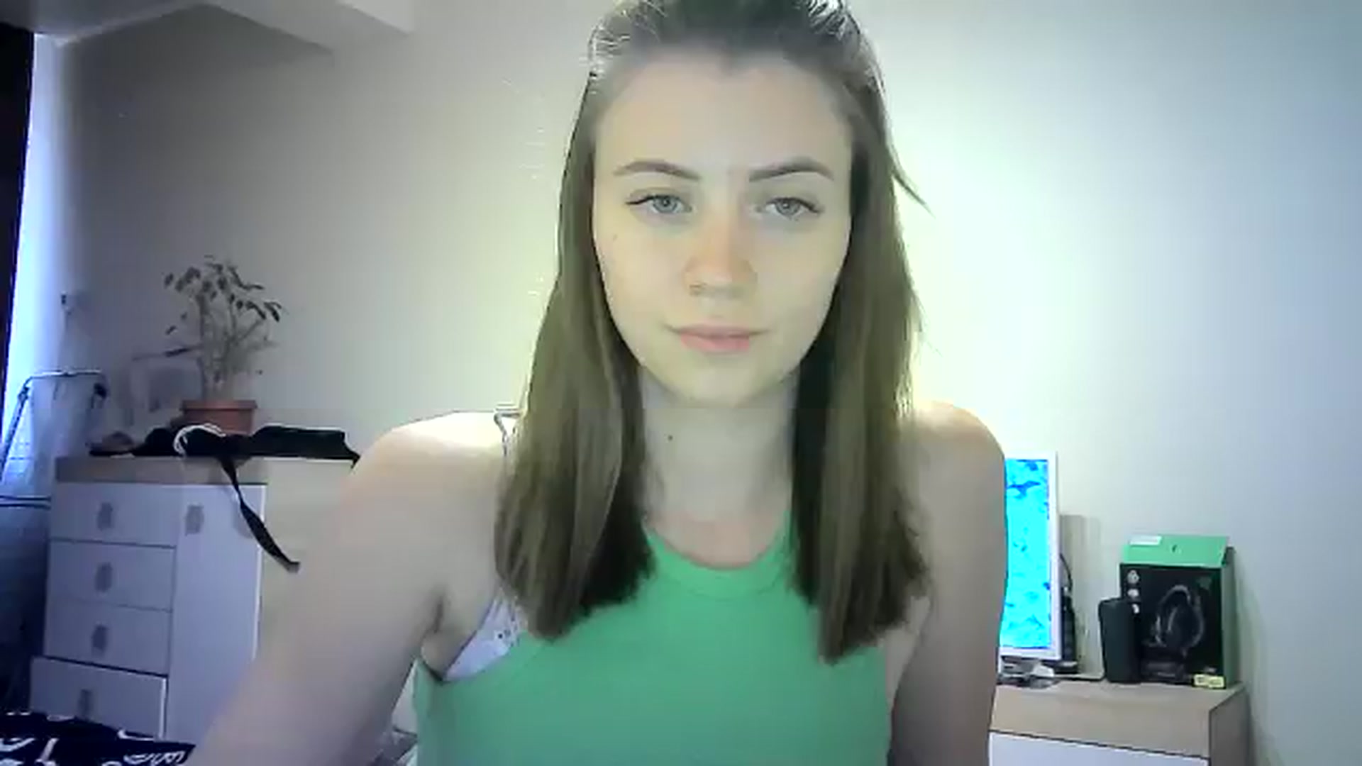 Gallery image thumbnail from Sulfate0's myfreecams stream on, 06/14/2024, 13:11 image 6 of 20