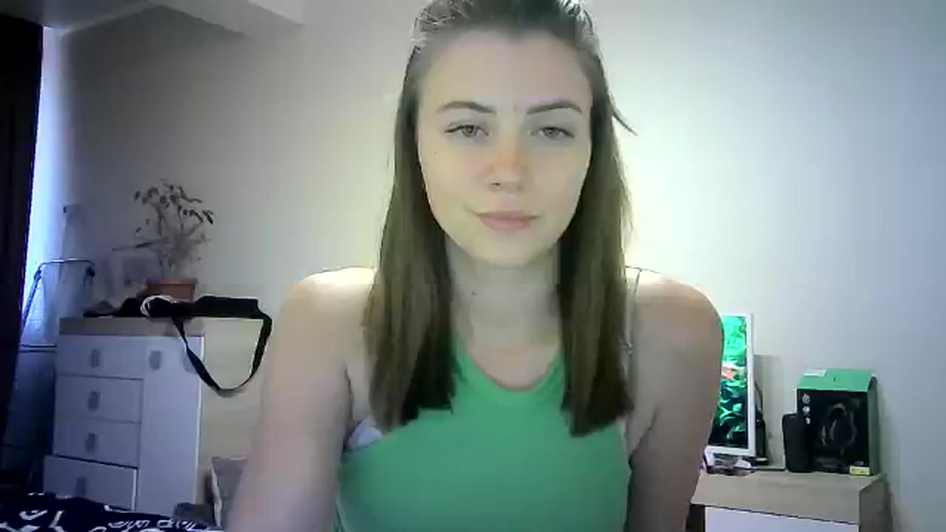 Gallery image thumbnail from Sulfate0's myfreecams stream on, 06/14/2024, 13:11 image 14 of 20