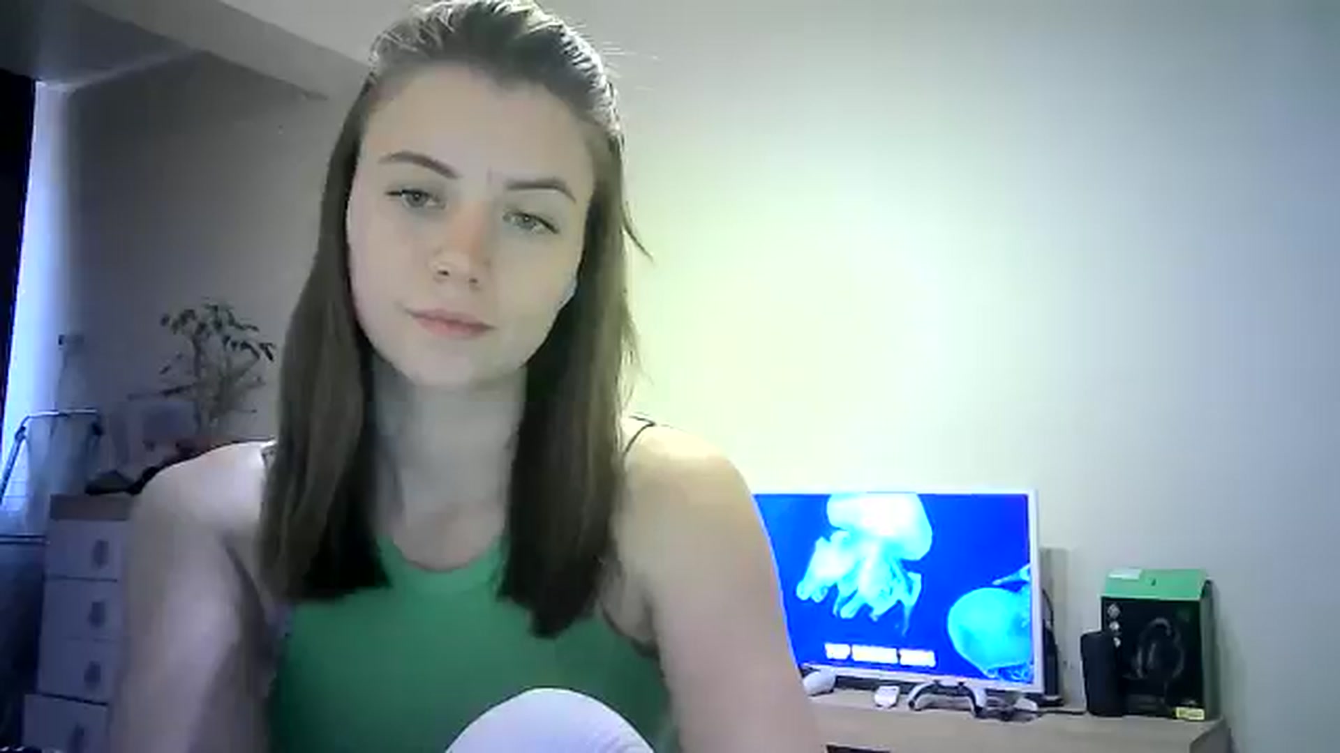 Gallery image thumbnail from Sulfate0's myfreecams stream on, 06/14/2024, 13:11 image 12 of 20
