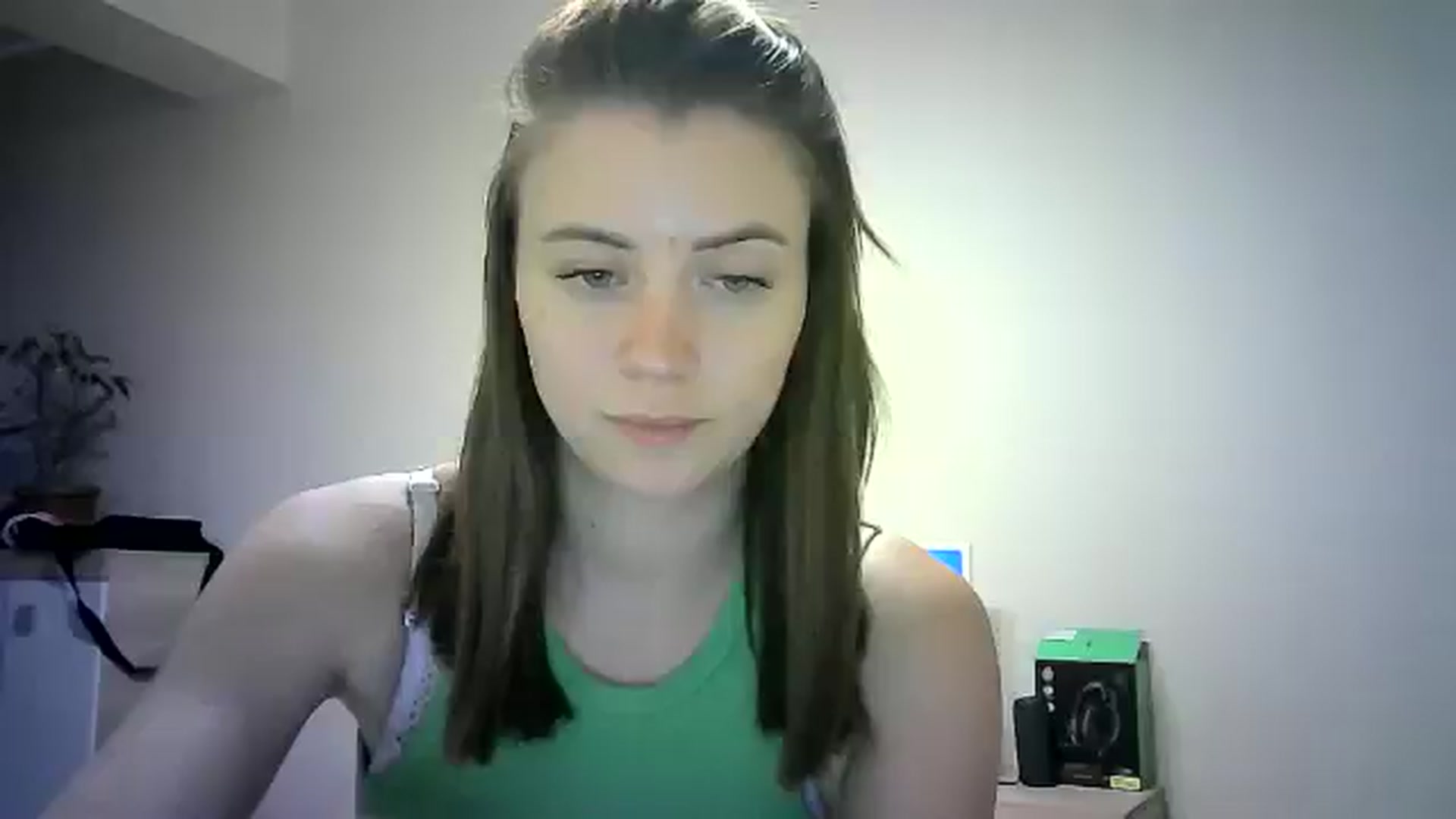 Gallery image thumbnail from Sulfate0's myfreecams stream on, 06/14/2024, 14:00 image 18 of 20