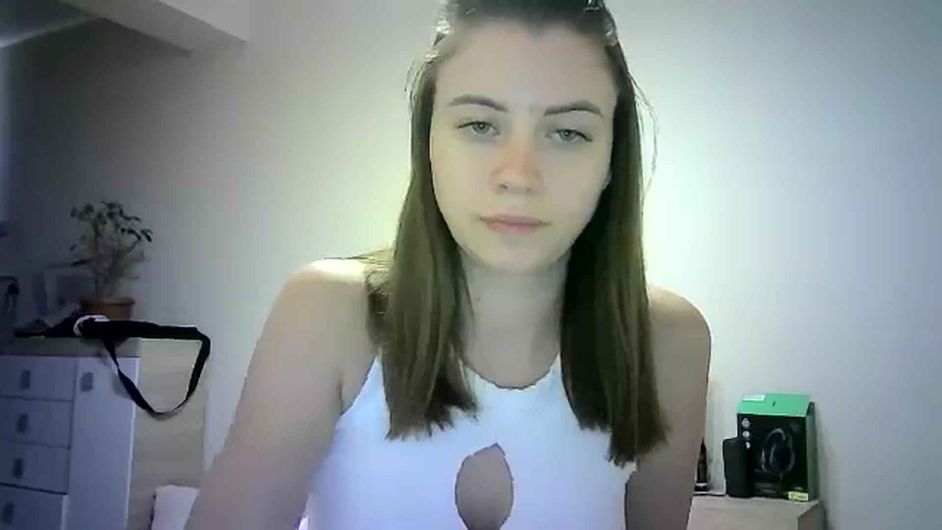 Gallery image thumbnail from Sulfate0's myfreecams stream on, 06/15/2024, 08:41 image 17 of 20
