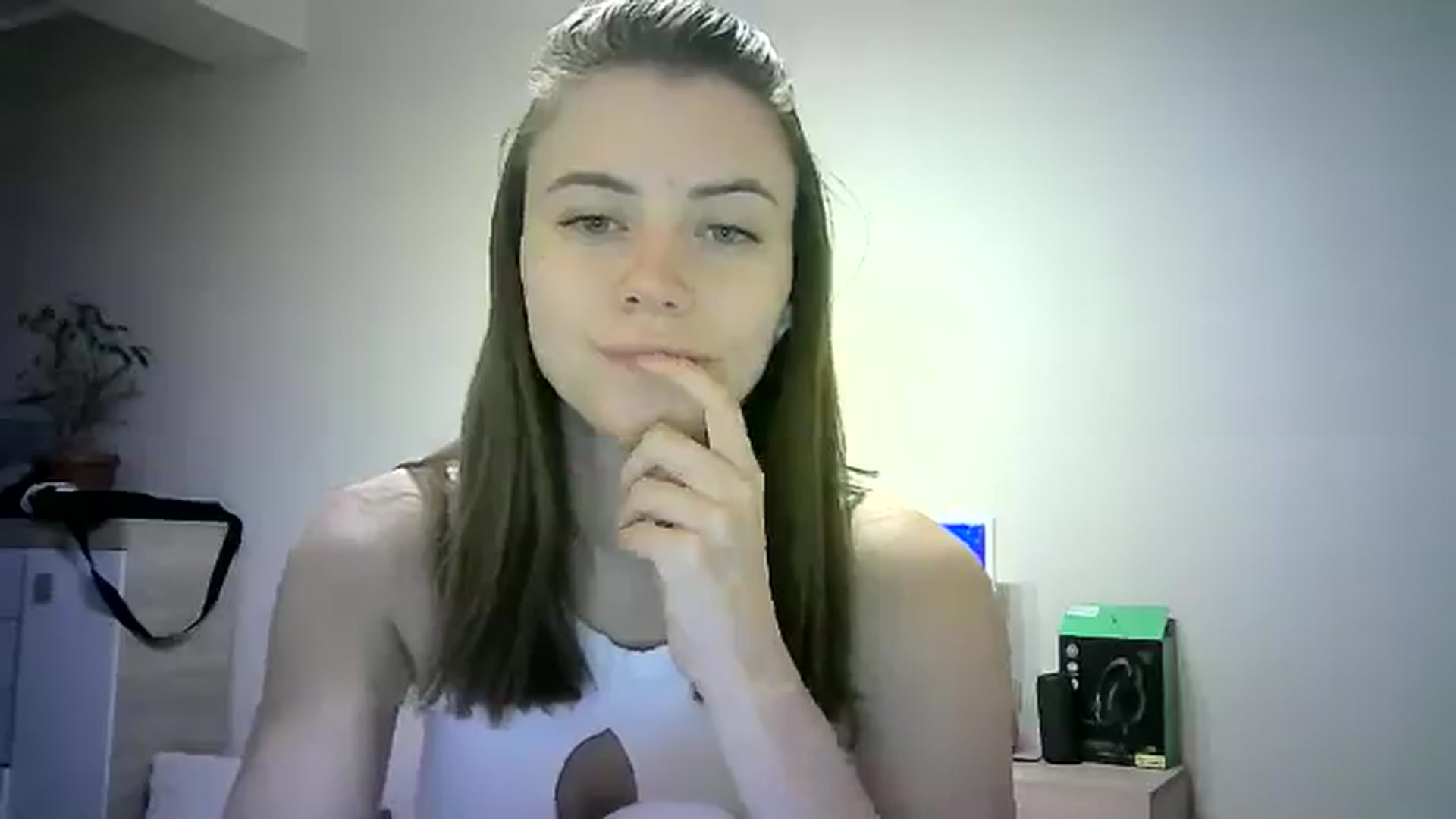 Gallery image thumbnail from Sulfate0's myfreecams stream on, 06/15/2024, 08:41 image 12 of 20