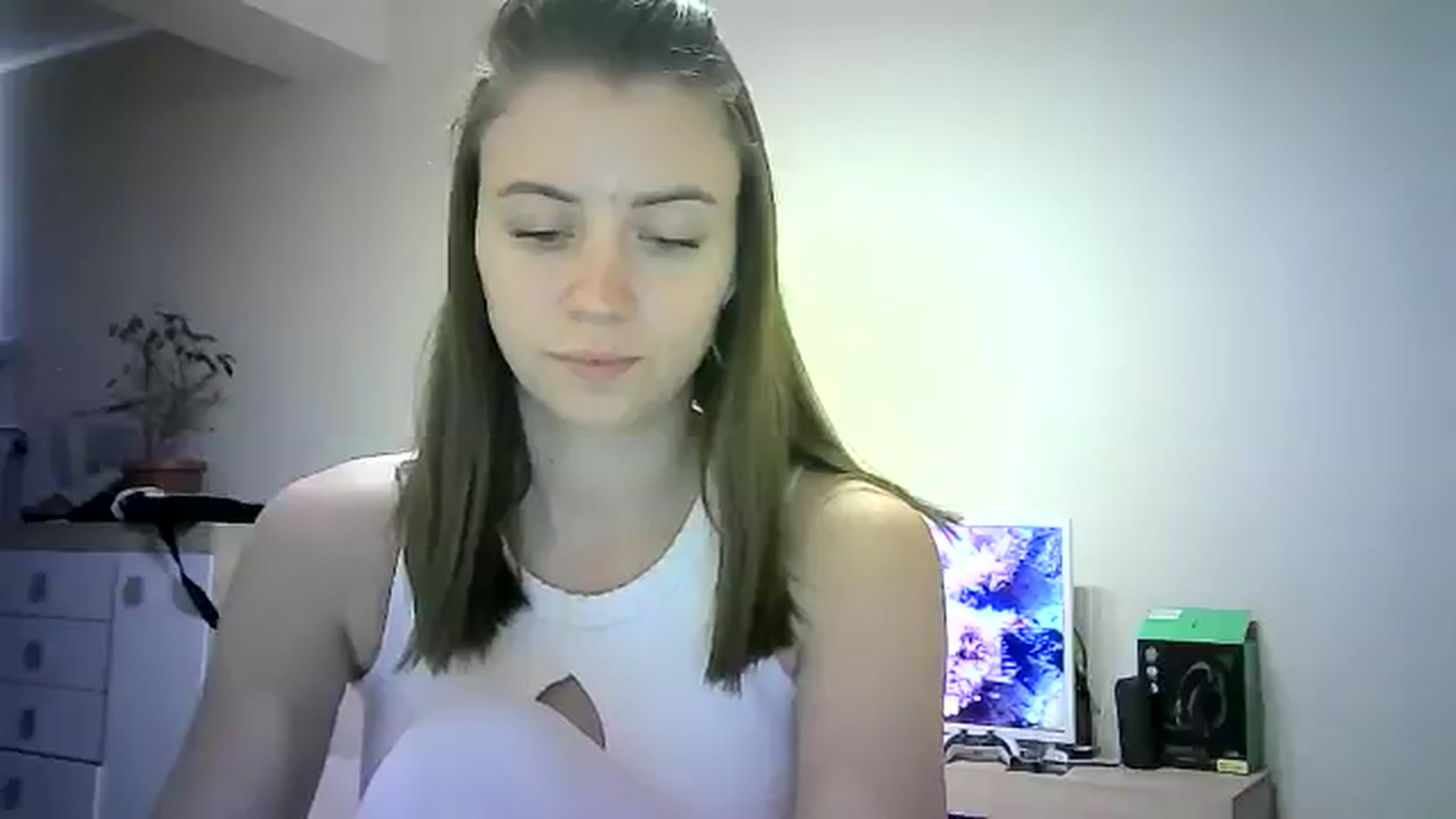 Gallery image thumbnail from Sulfate0's myfreecams stream on, 06/15/2024, 08:56 image 12 of 20