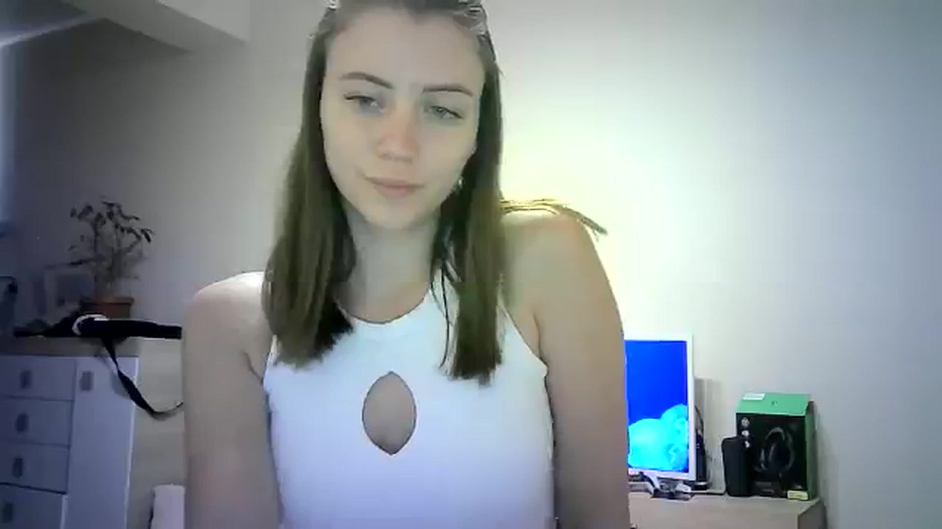 Gallery image thumbnail from Sulfate0's myfreecams stream on, 06/15/2024, 08:56 image 13 of 20