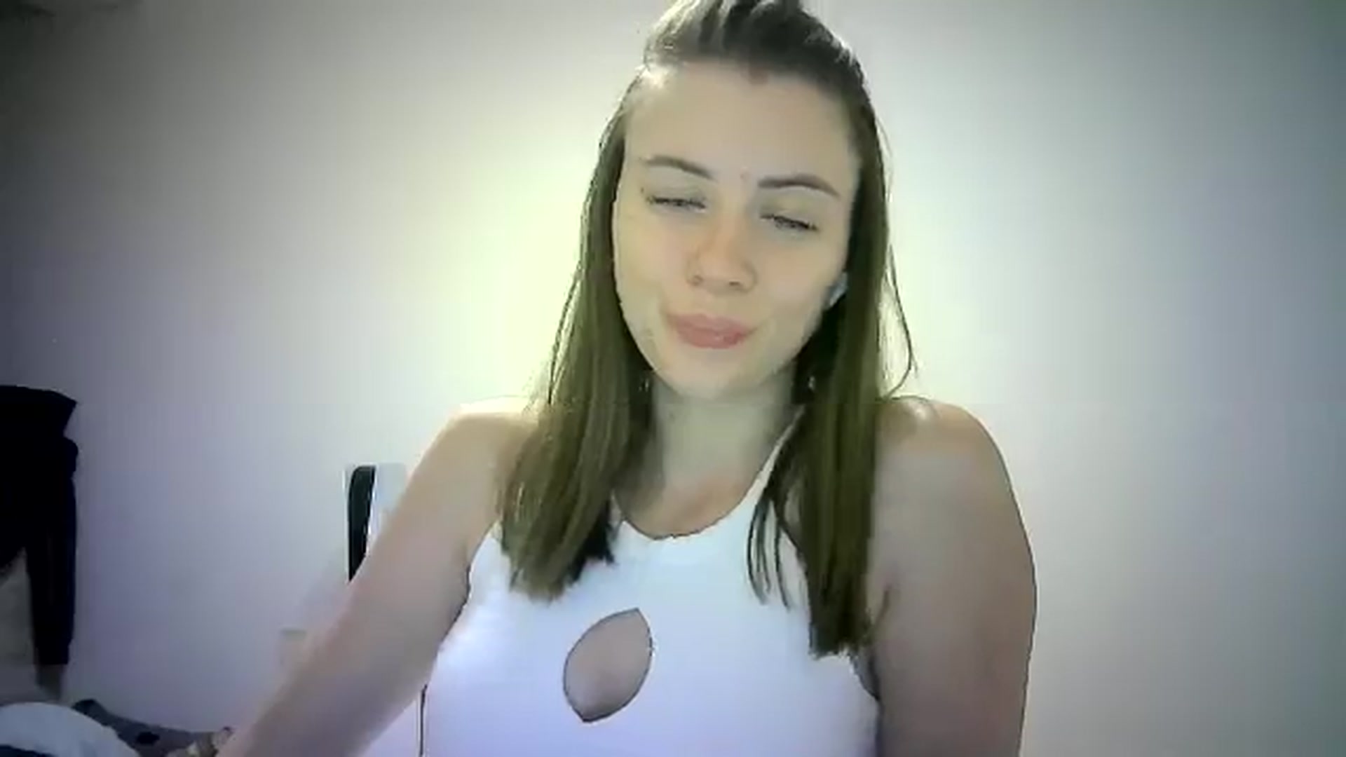 Gallery image thumbnail from Sulfate0's myfreecams stream on, 06/15/2024, 13:47 image 11 of 20