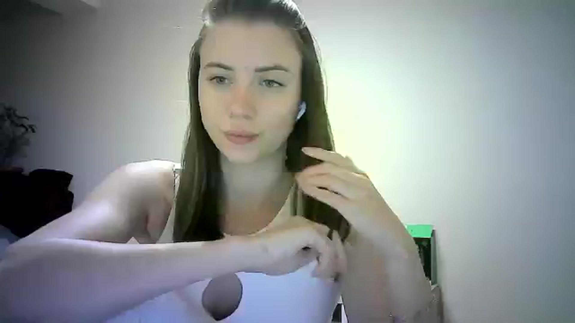 Gallery image thumbnail from Sulfate0's myfreecams stream on, 06/15/2024, 13:47 image 18 of 20