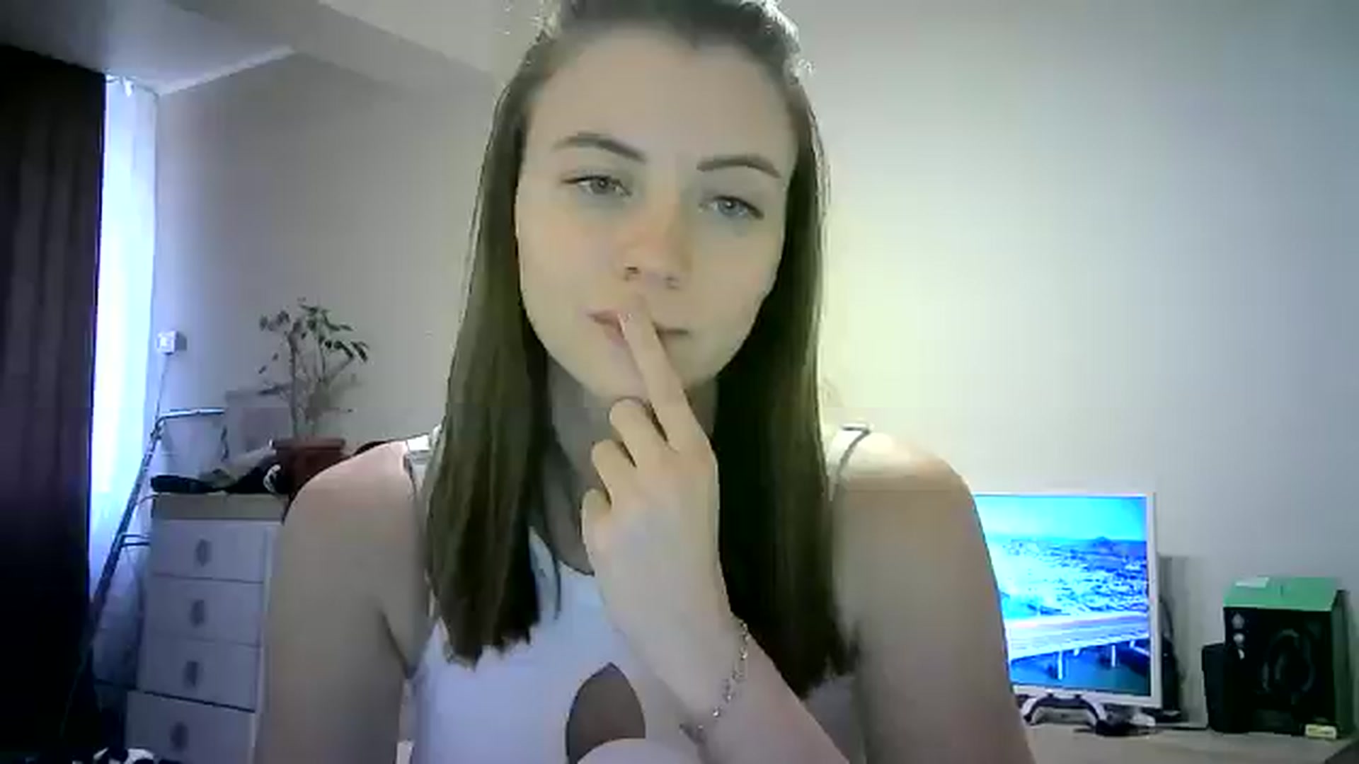 Gallery image thumbnail from Sulfate0's myfreecams stream on, 06/15/2024, 14:38 image 3 of 20