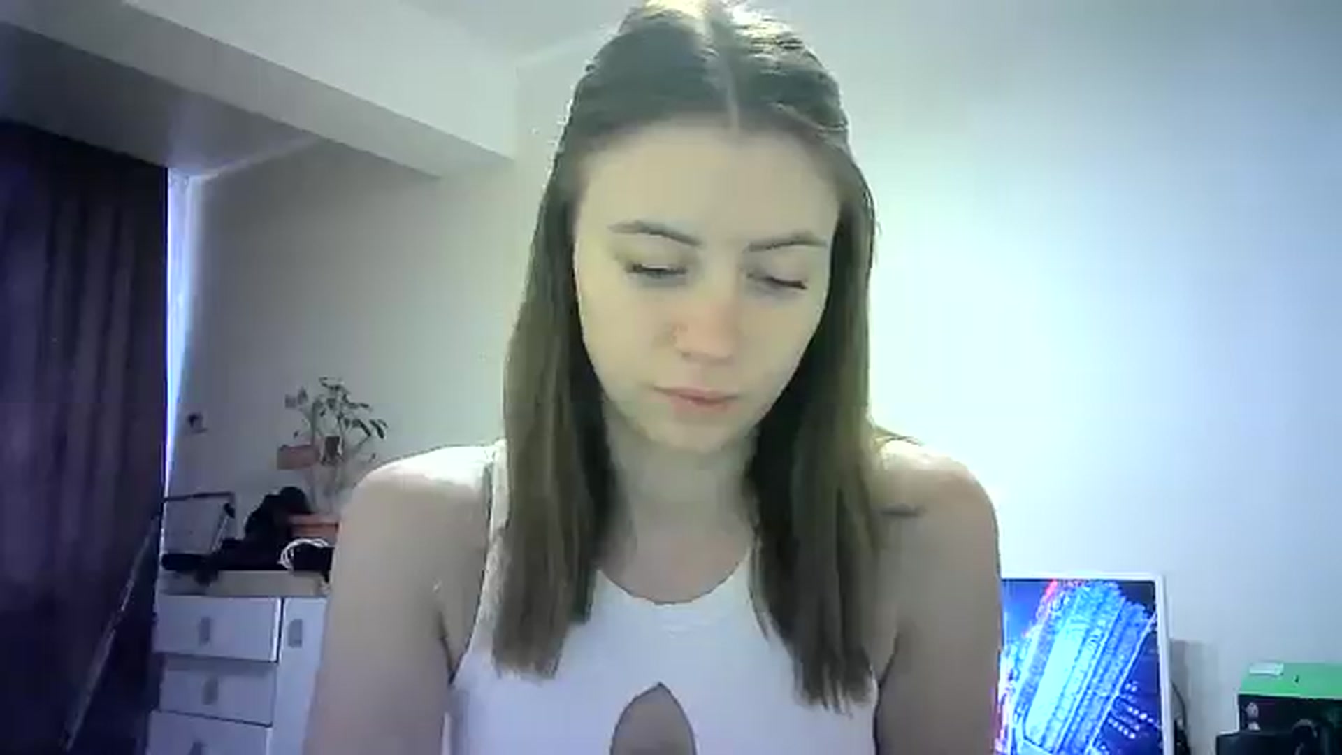 Gallery image thumbnail from Sulfate0's myfreecams stream on, 06/16/2024, 08:32 image 17 of 20