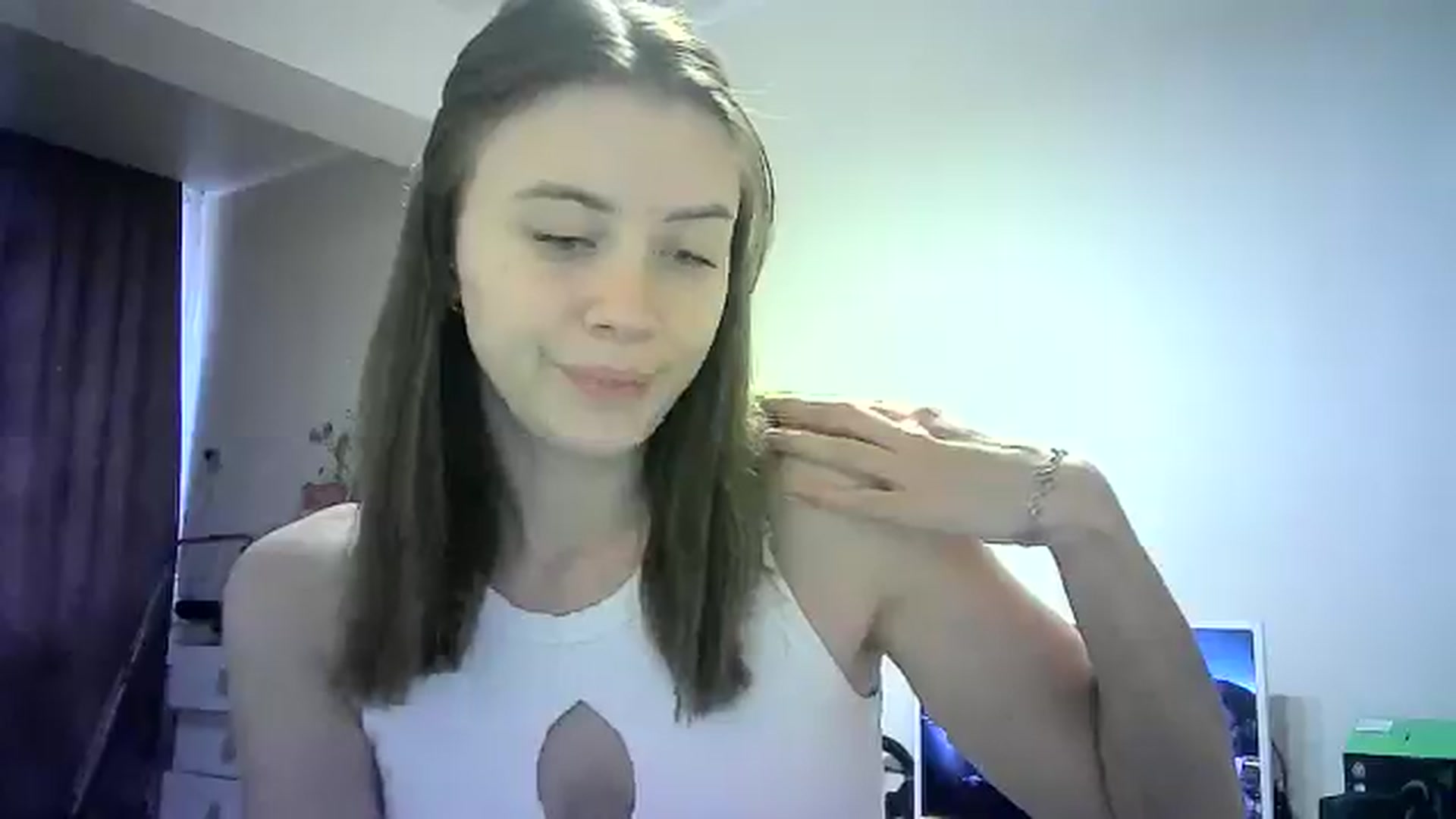 Gallery image thumbnail from Sulfate0's myfreecams stream on, 06/16/2024, 08:32 image 16 of 20