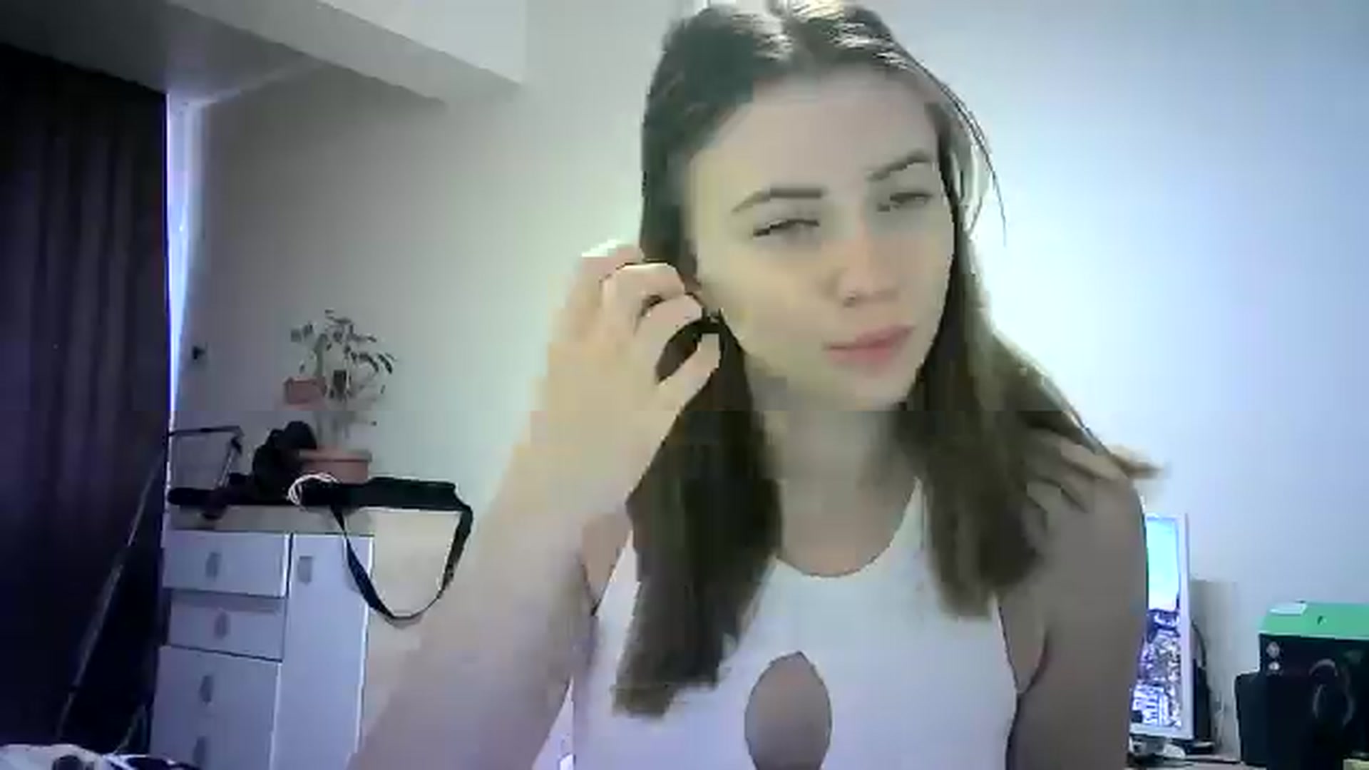 Gallery image thumbnail from Sulfate0's myfreecams stream on, 06/16/2024, 08:32 image 10 of 20