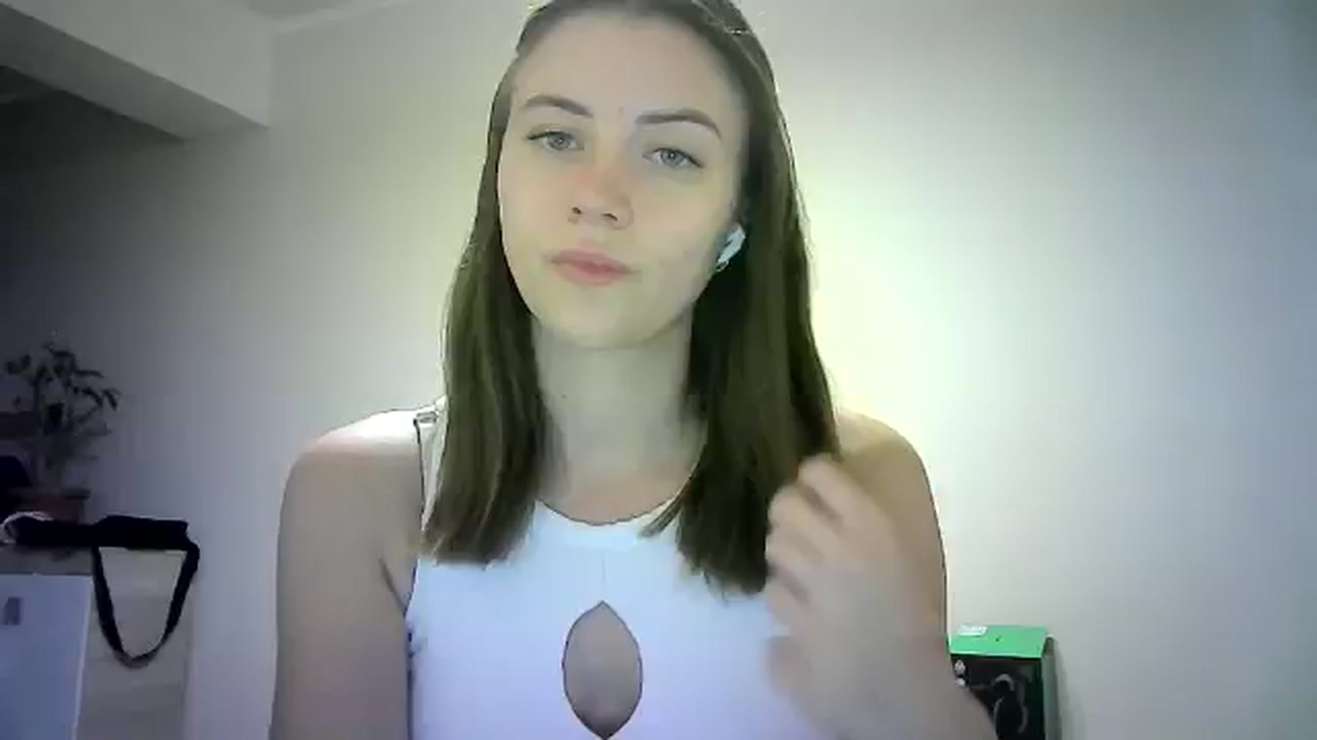 Gallery image thumbnail from Sulfate0's myfreecams stream on, 06/16/2024, 09:14 image 10 of 20