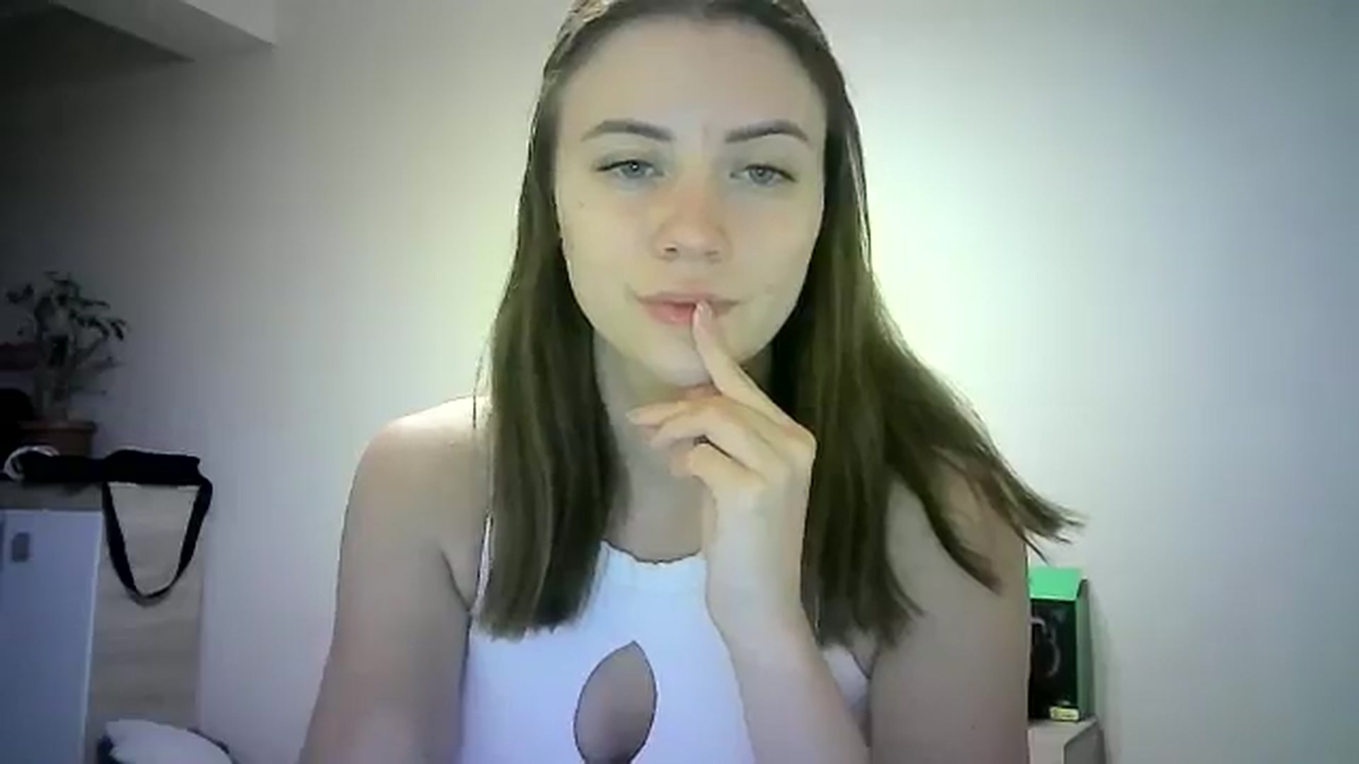 Gallery image thumbnail from Sulfate0's myfreecams stream on, 06/16/2024, 09:14 image 8 of 20