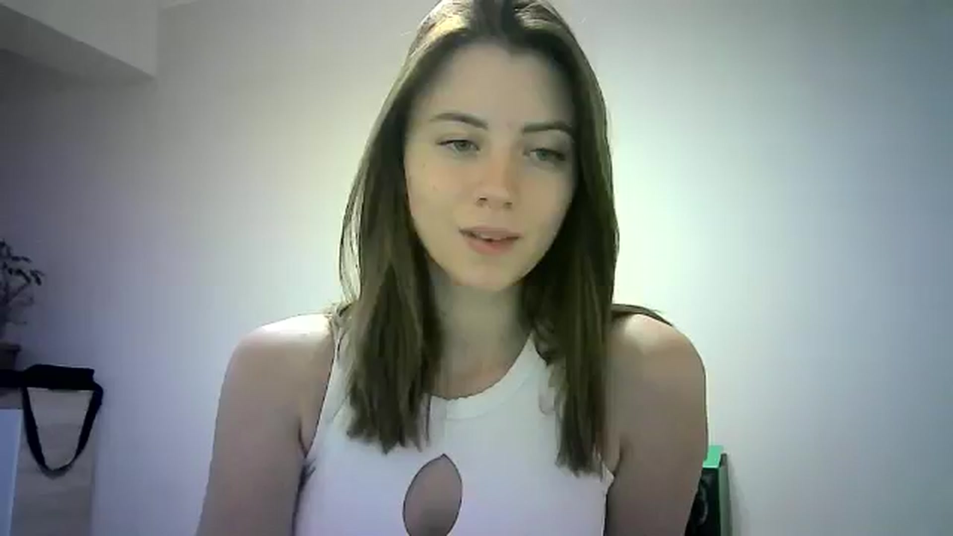 Gallery image thumbnail from Sulfate0's myfreecams stream on, 06/16/2024, 11:14 image 14 of 20