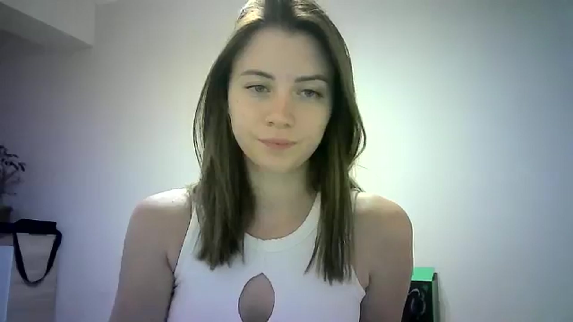 Gallery image thumbnail from Sulfate0's myfreecams stream on, 06/16/2024, 11:14 image 13 of 20