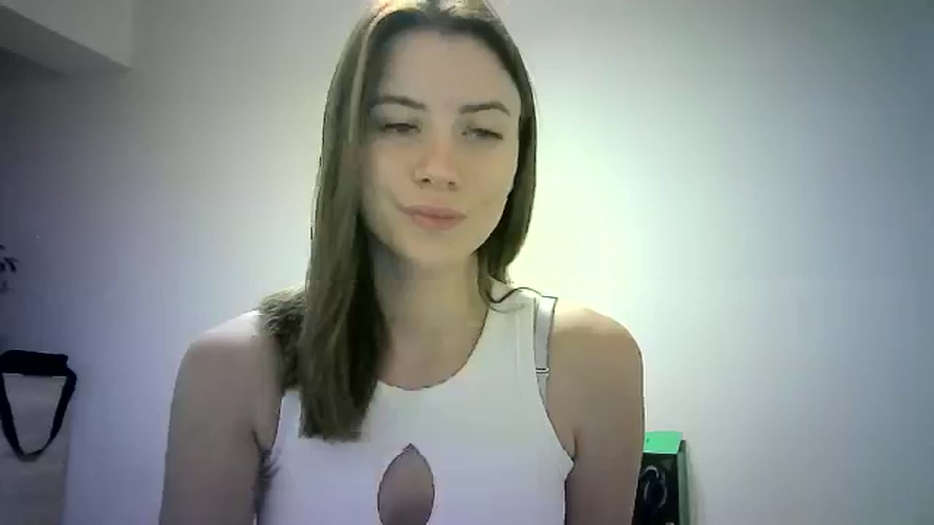 Gallery image thumbnail from Sulfate0's myfreecams stream on, 06/16/2024, 11:14 image 11 of 20