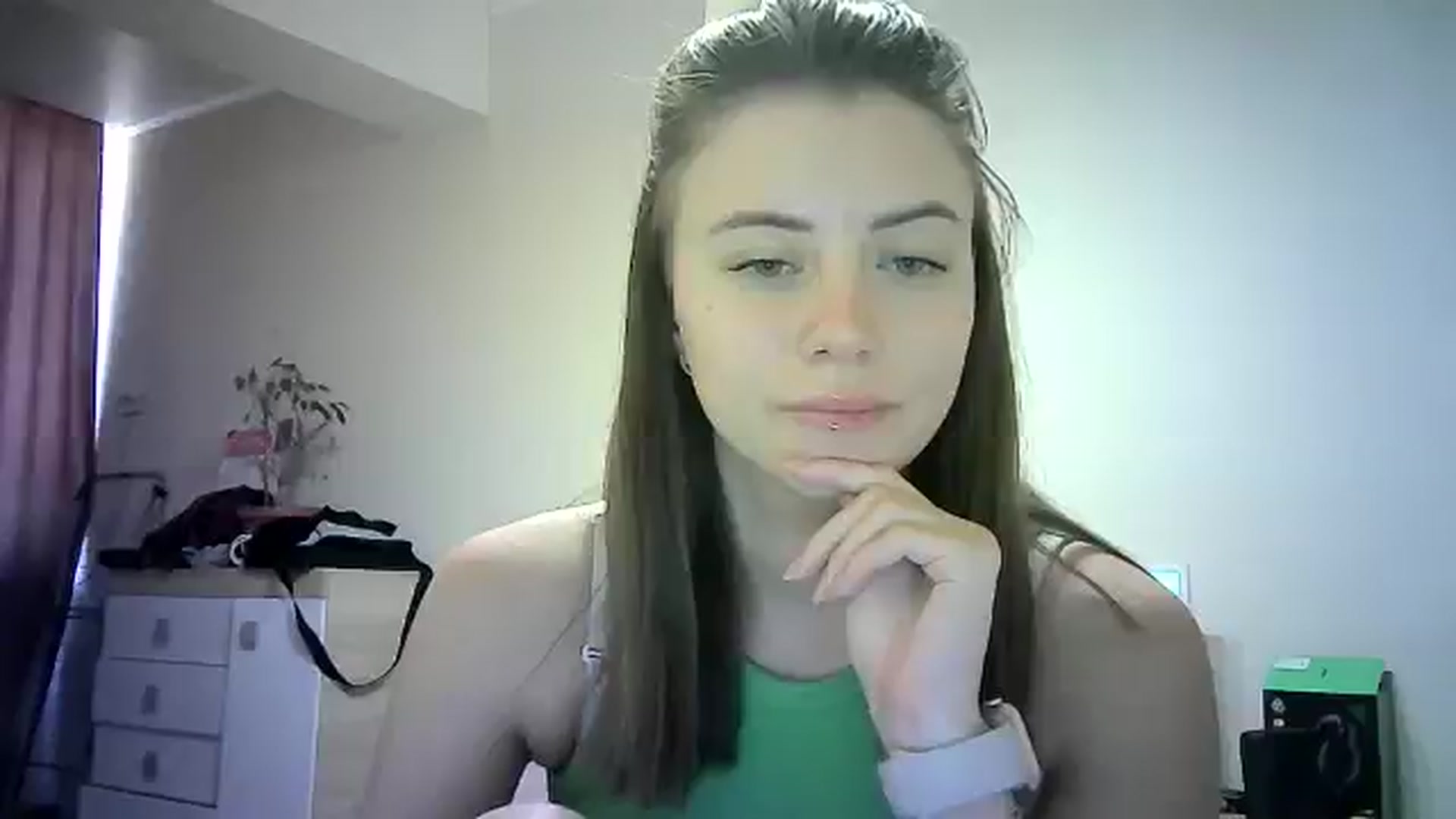 Gallery image thumbnail from Sulfate0's myfreecams stream on, 06/17/2024, 10:14 image 19 of 20