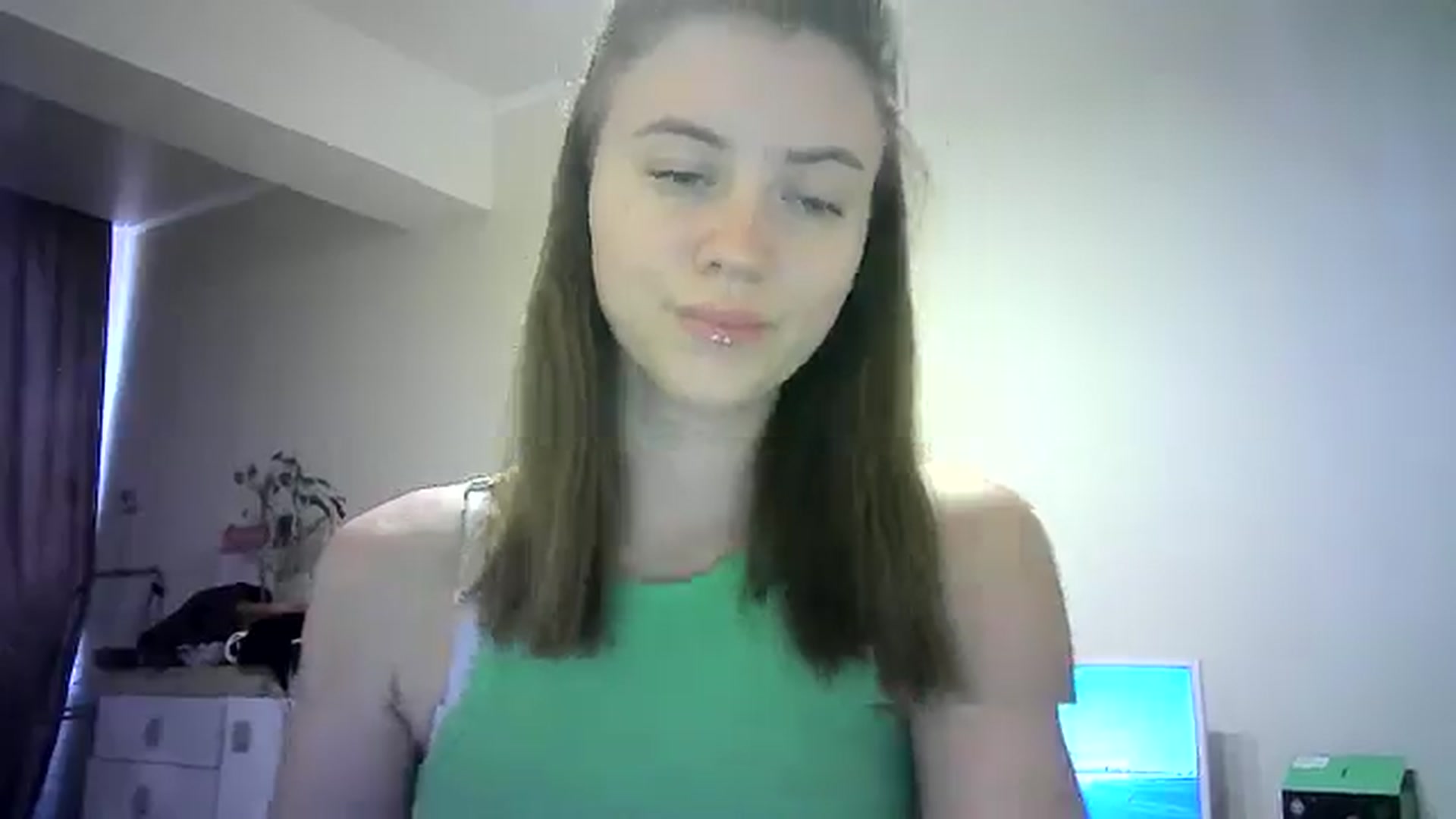 Gallery image thumbnail from Sulfate0's myfreecams stream on, 06/17/2024, 10:14 image 15 of 20
