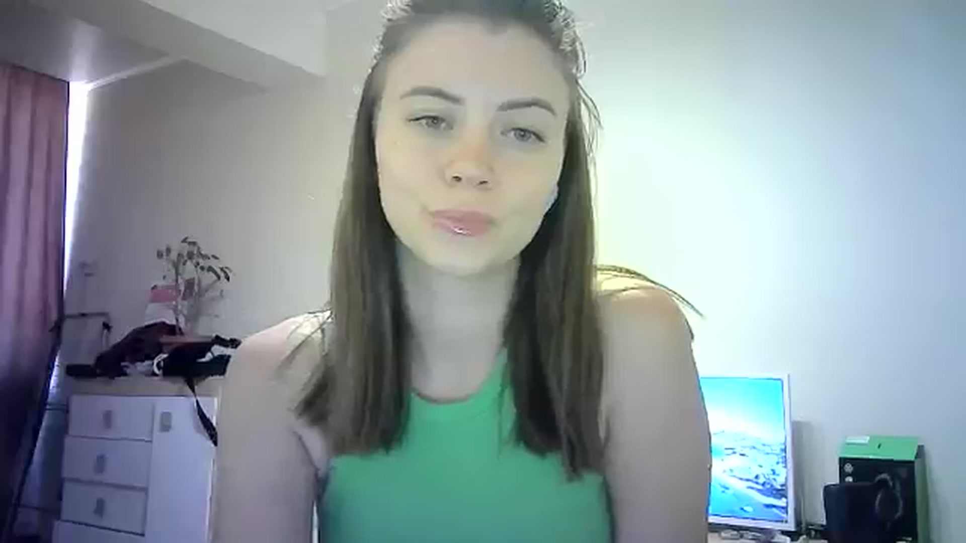 Gallery image thumbnail from Sulfate0's myfreecams stream on, 06/17/2024, 10:14 image 18 of 20