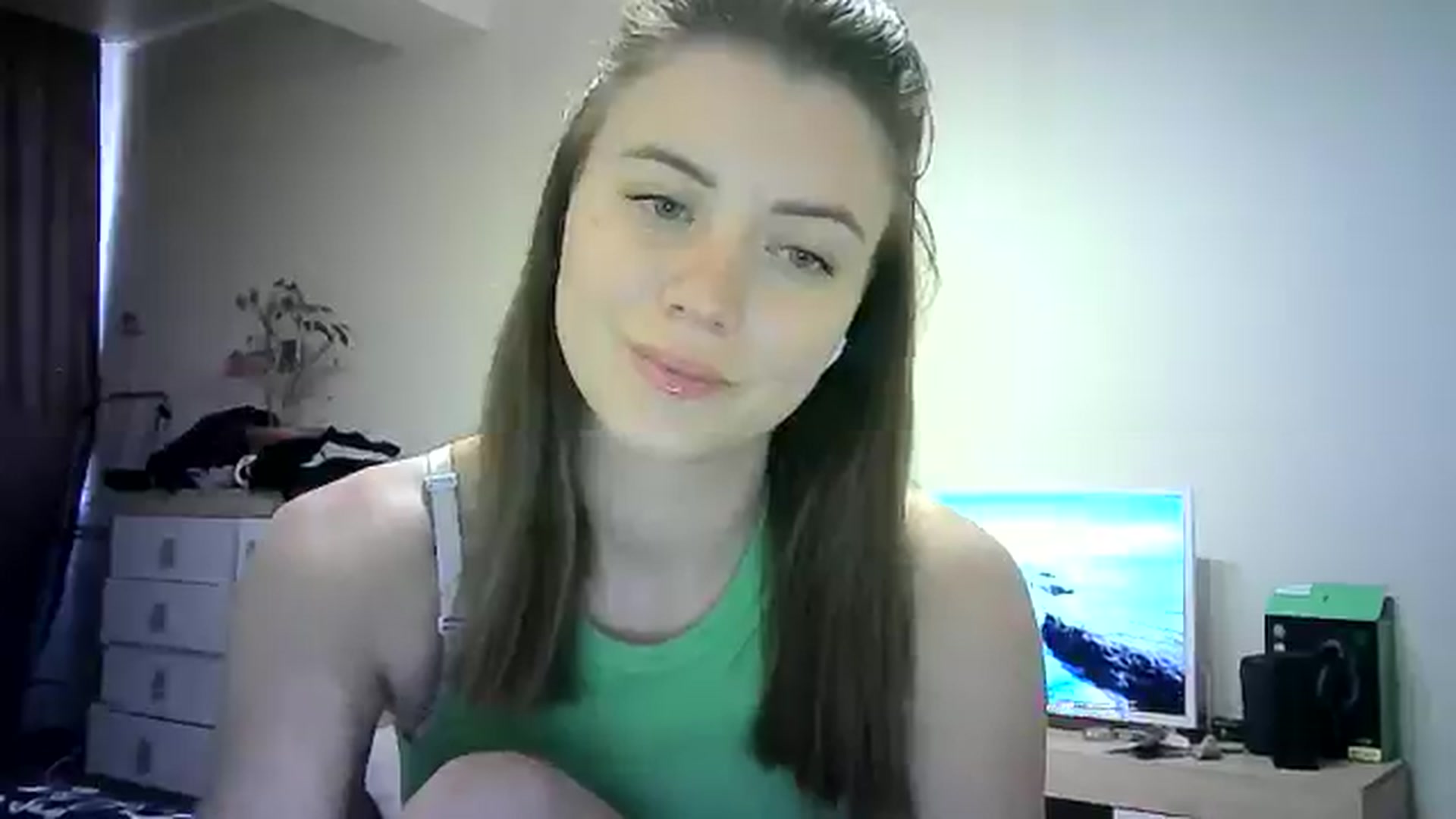 Gallery image thumbnail from Sulfate0's myfreecams stream on, 06/17/2024, 10:14 image 16 of 20