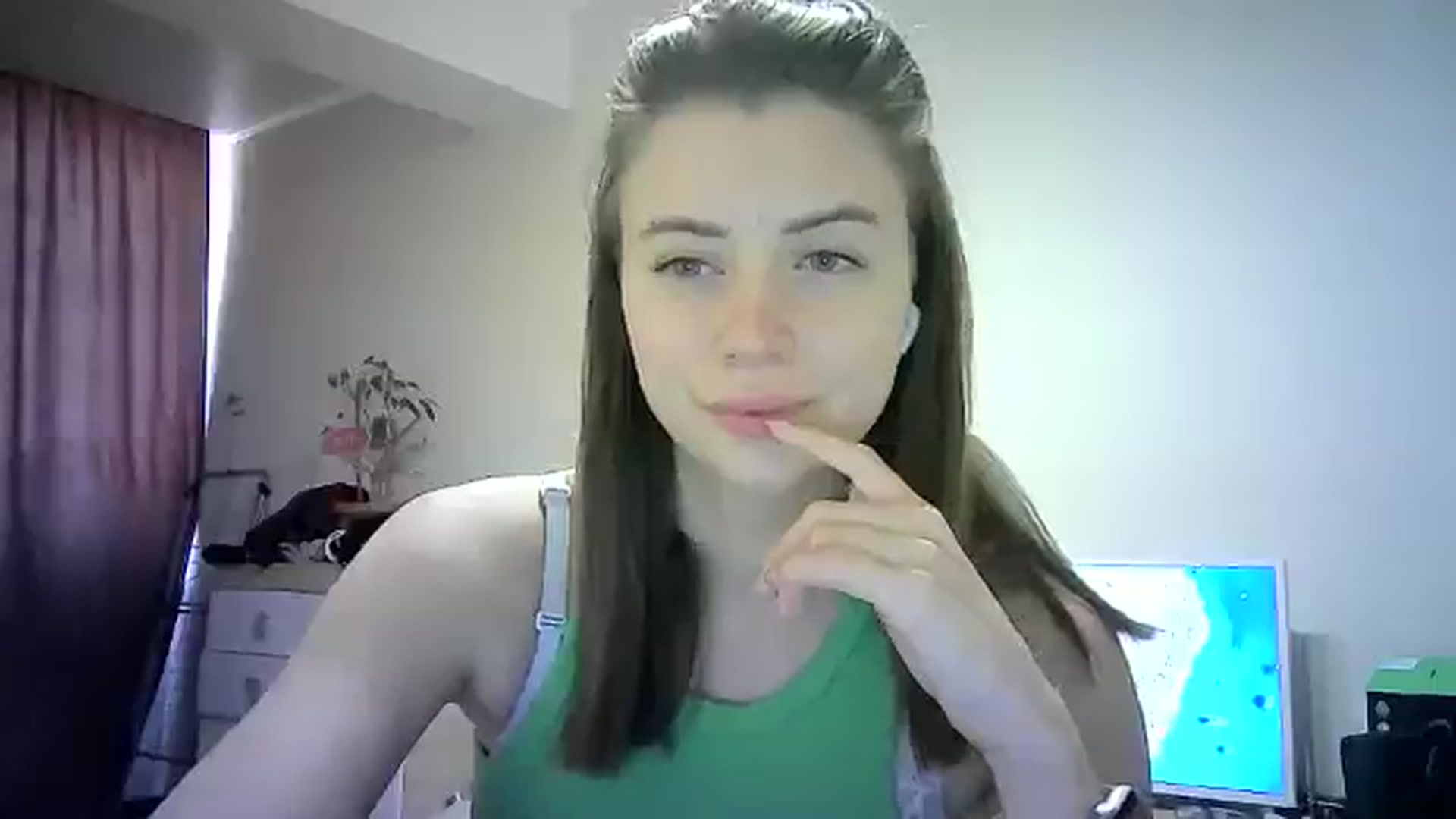 Gallery image thumbnail from Sulfate0's myfreecams stream on, 06/17/2024, 11:37 image 19 of 20