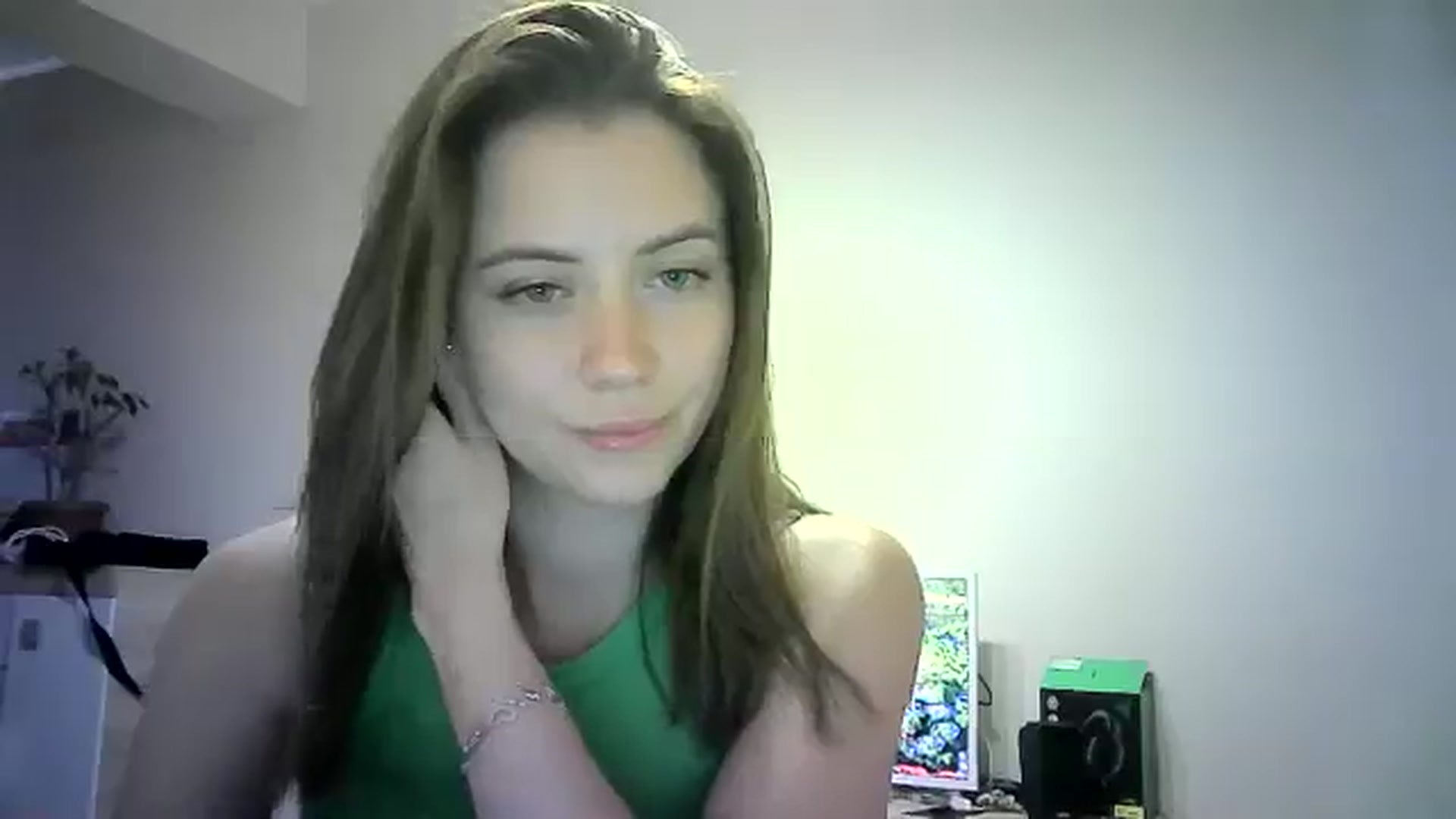 Gallery image thumbnail from Sulfate0's myfreecams stream on, 06/20/2024, 11:38 image 15 of 20