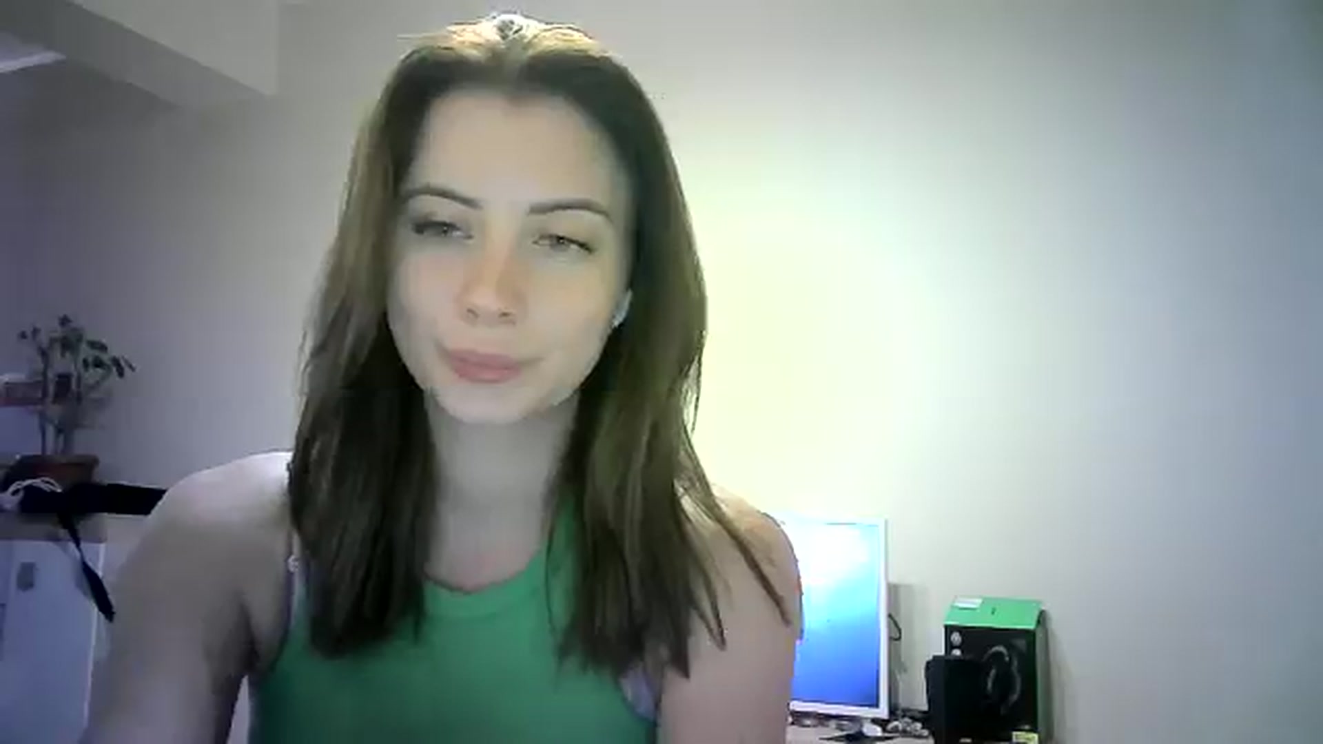 Gallery image thumbnail from Sulfate0's myfreecams stream on, 06/20/2024, 11:38 image 16 of 20
