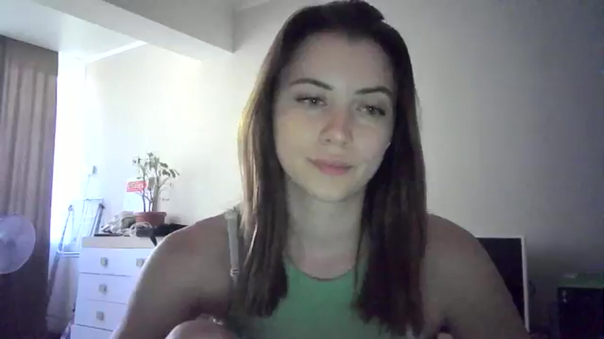 Gallery image thumbnail from Sulfate0's myfreecams stream on, 06/20/2024, 14:44 image 17 of 20