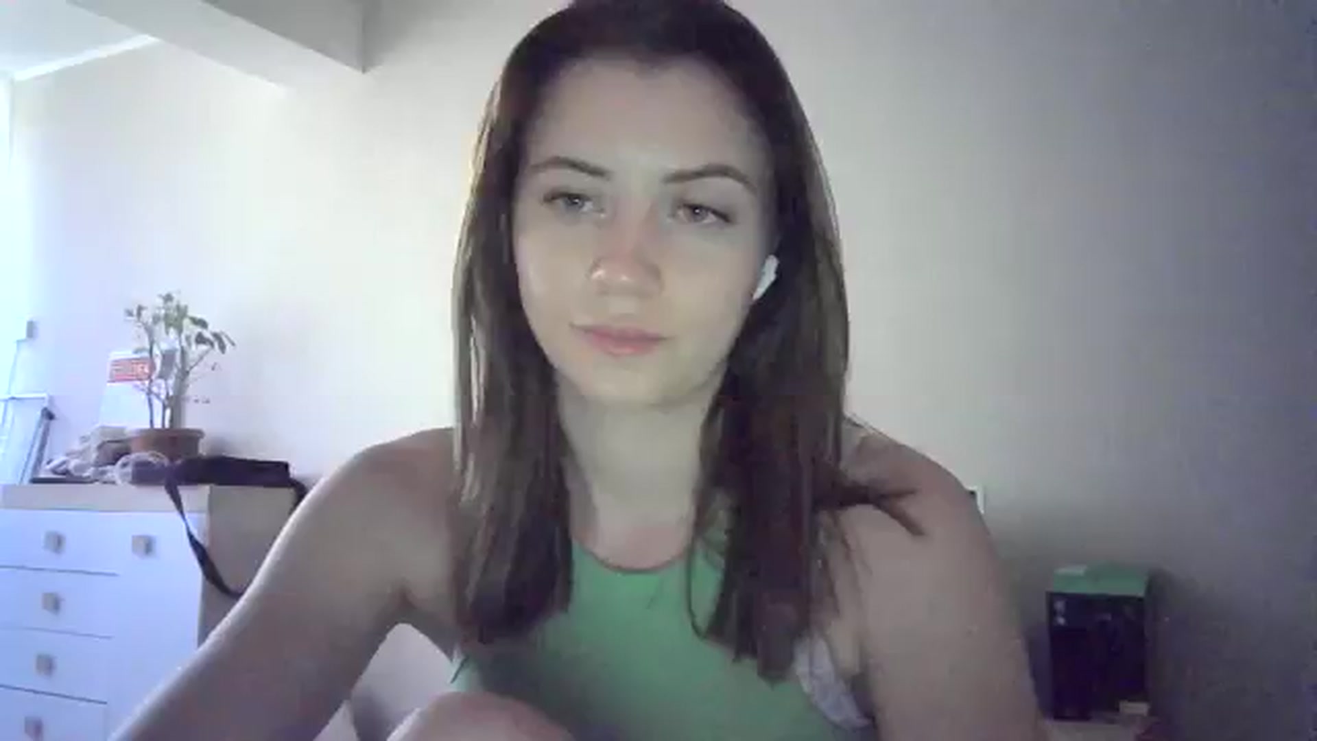 Gallery image thumbnail from Sulfate0's myfreecams stream on, 06/20/2024, 14:44 image 10 of 20