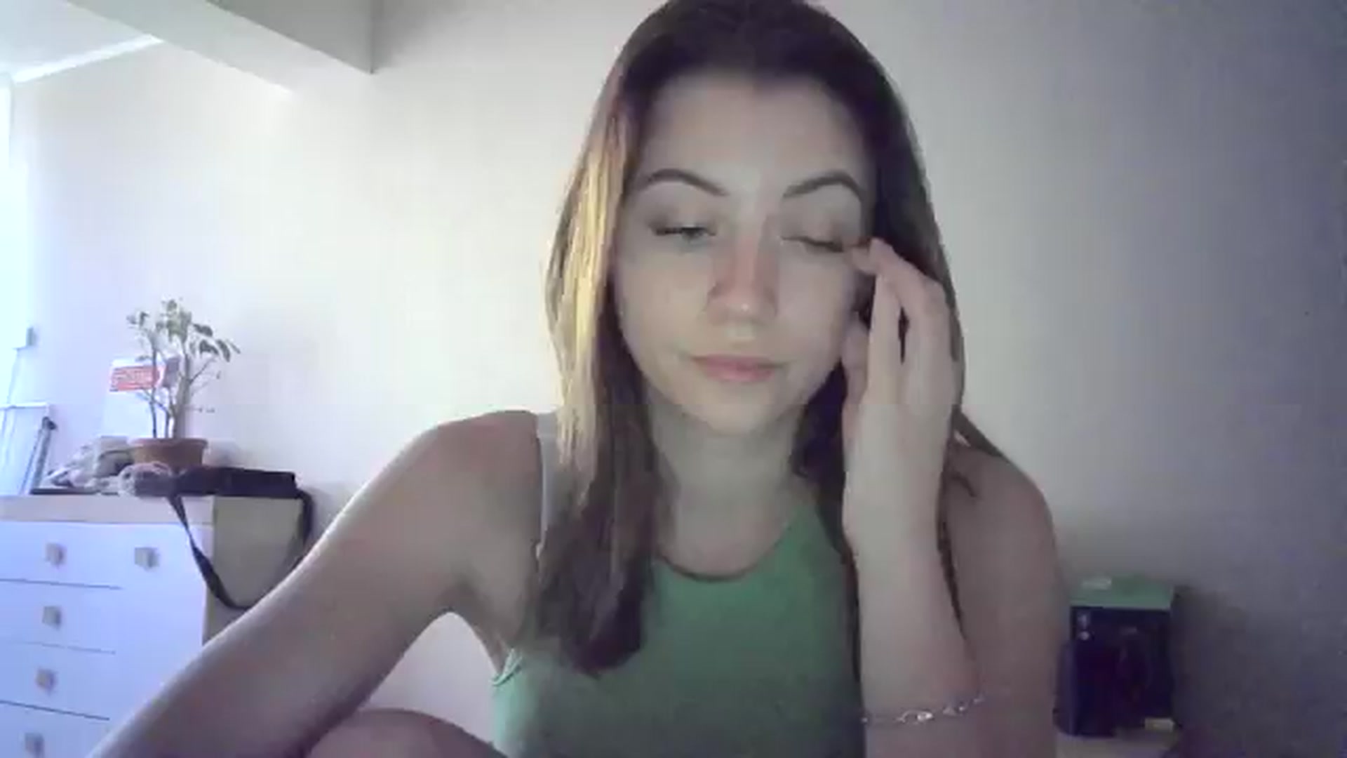 Gallery image thumbnail from Sulfate0's myfreecams stream on, 06/20/2024, 14:44 image 7 of 20