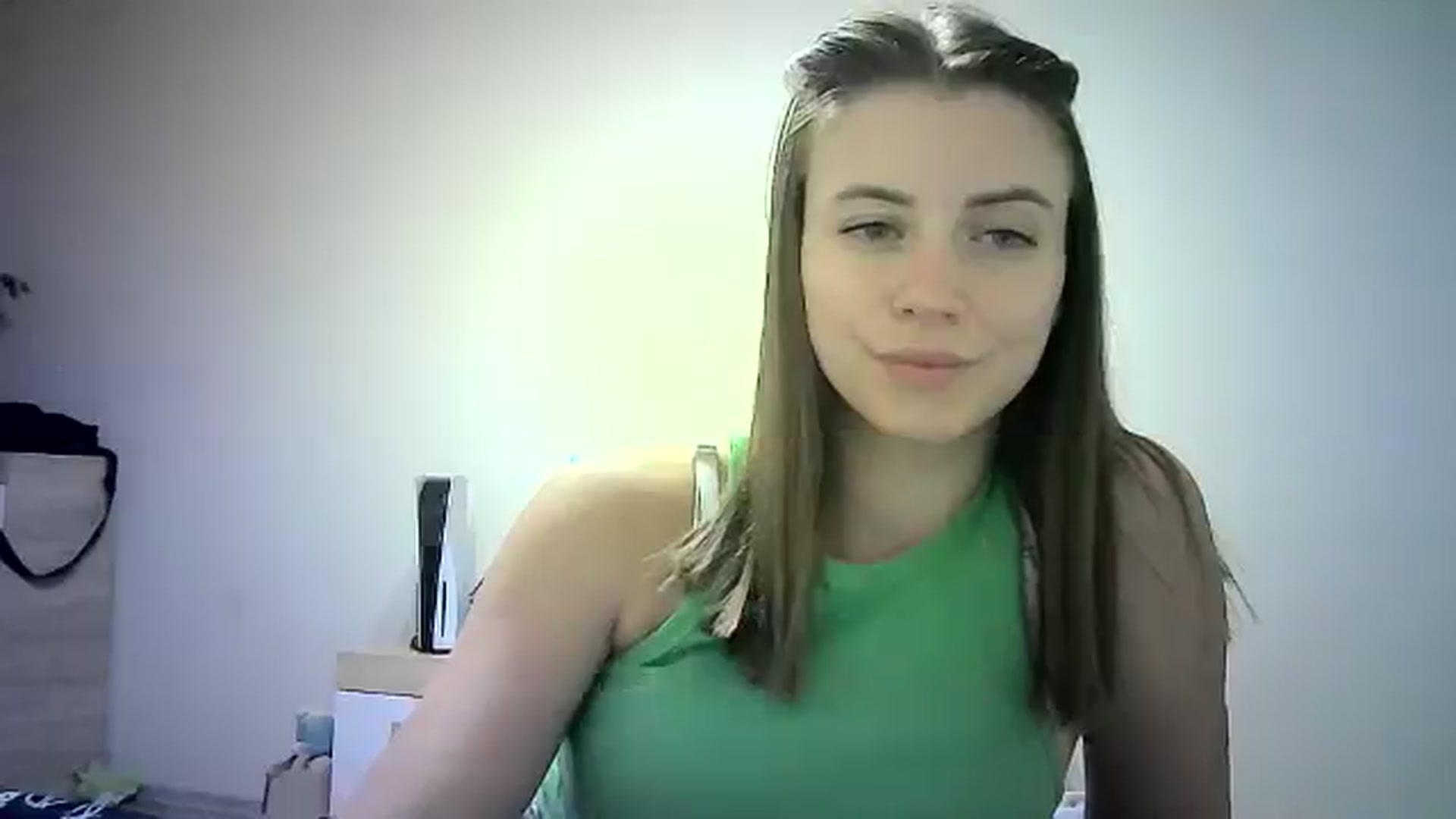 Gallery image thumbnail from Sulfate0's myfreecams stream on, 06/21/2024, 10:21 image 19 of 20