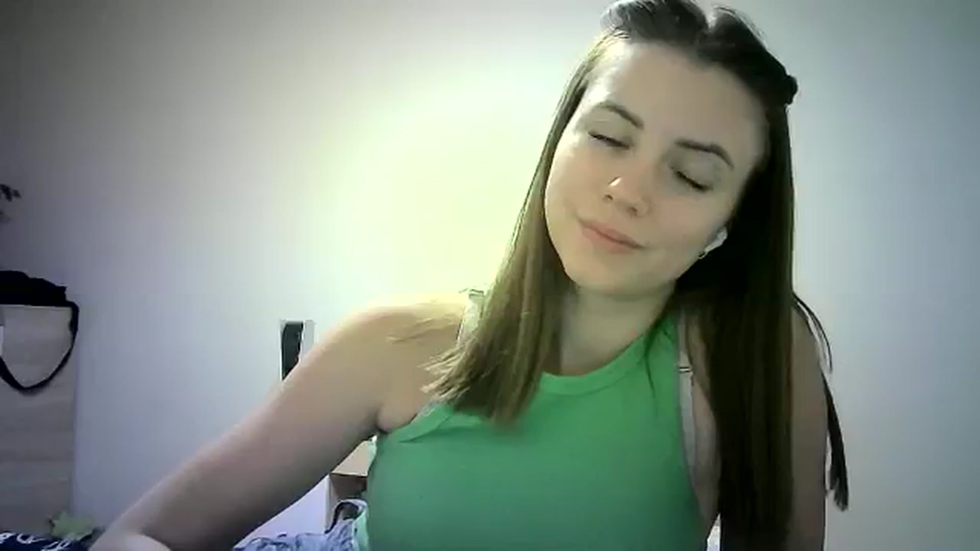 Gallery image thumbnail from Sulfate0's myfreecams stream on, 06/21/2024, 10:21 image 20 of 20