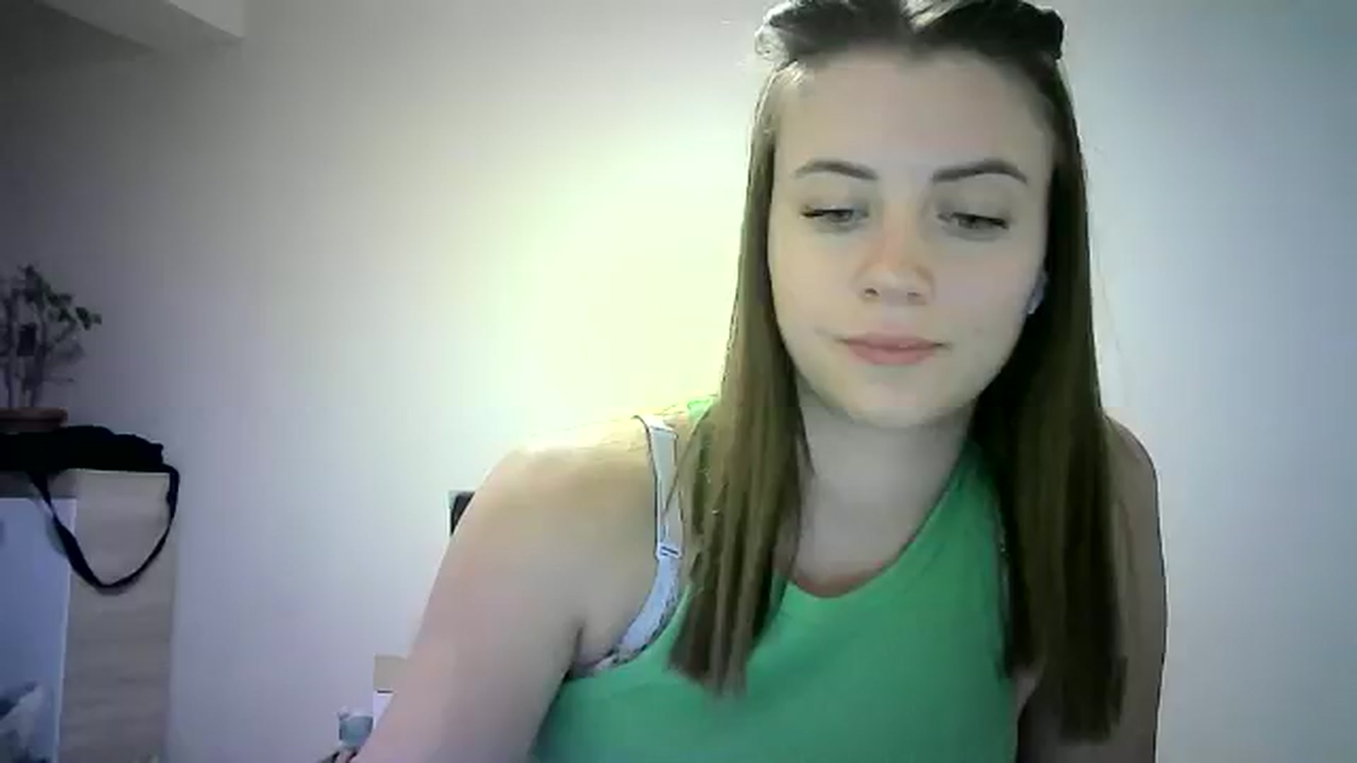 Gallery image thumbnail from Sulfate0's myfreecams stream on, 06/21/2024, 11:12 image 16 of 20