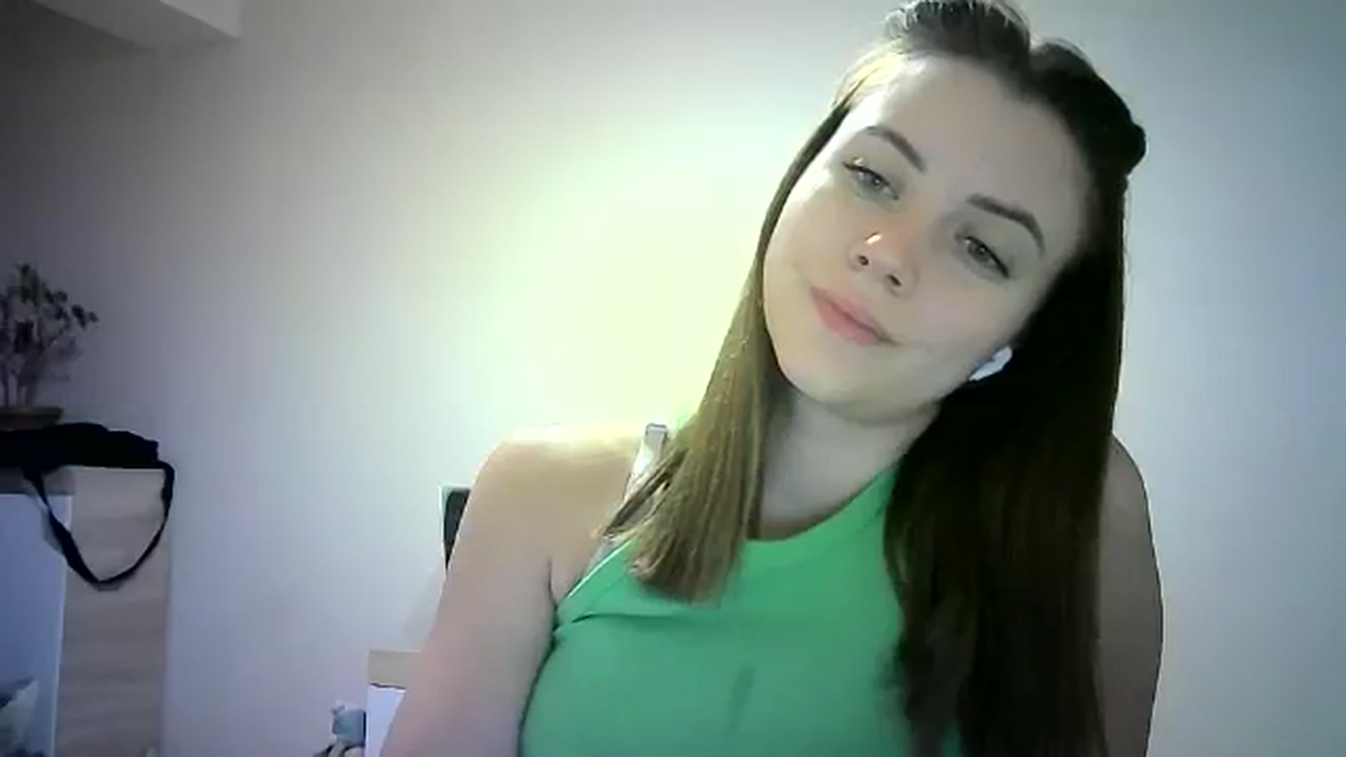 Gallery image thumbnail from Sulfate0's myfreecams stream on, 06/21/2024, 11:27 image 8 of 20