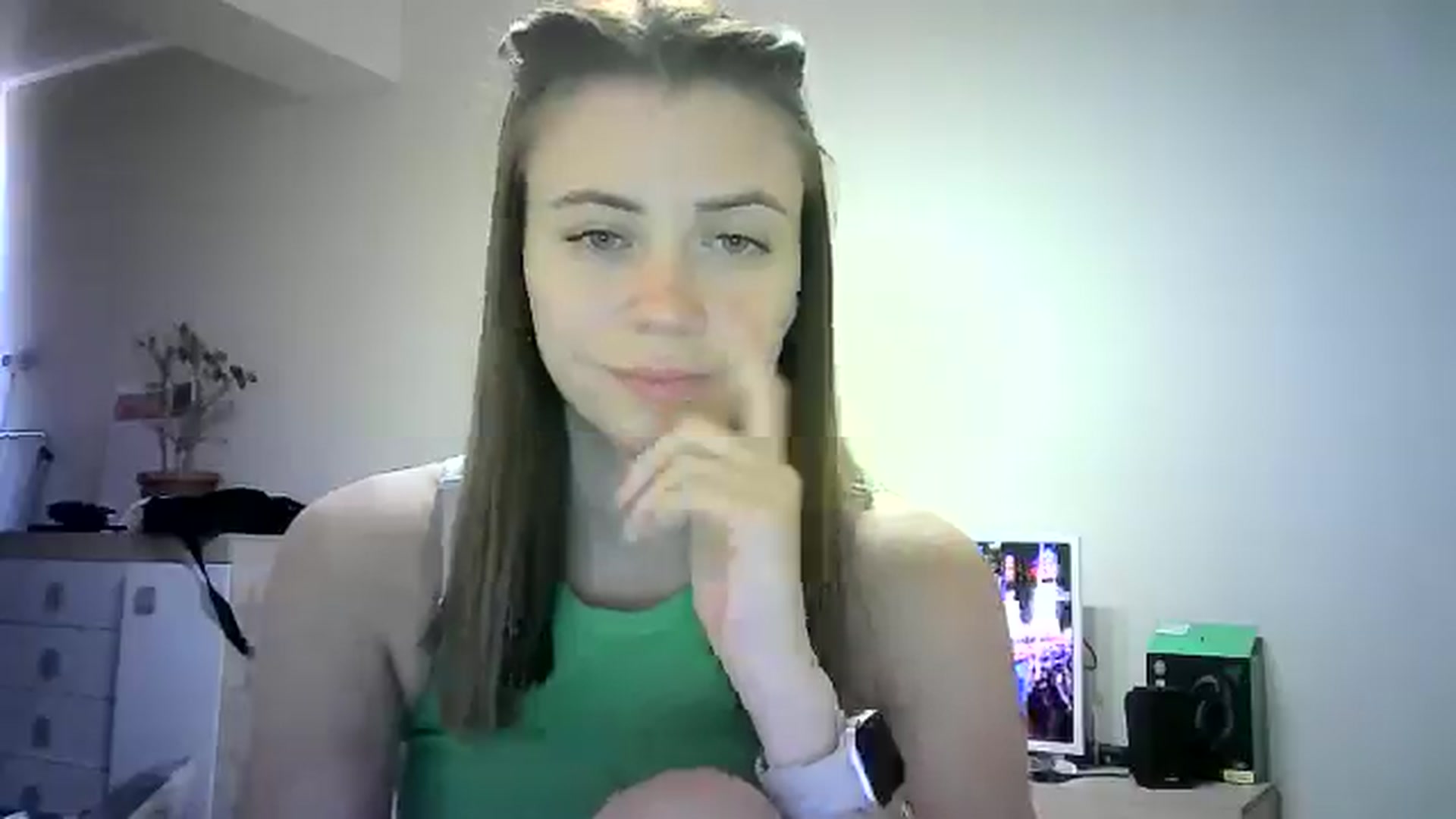Gallery image thumbnail from Sulfate0's myfreecams stream on, 06/21/2024, 11:27 image 16 of 20