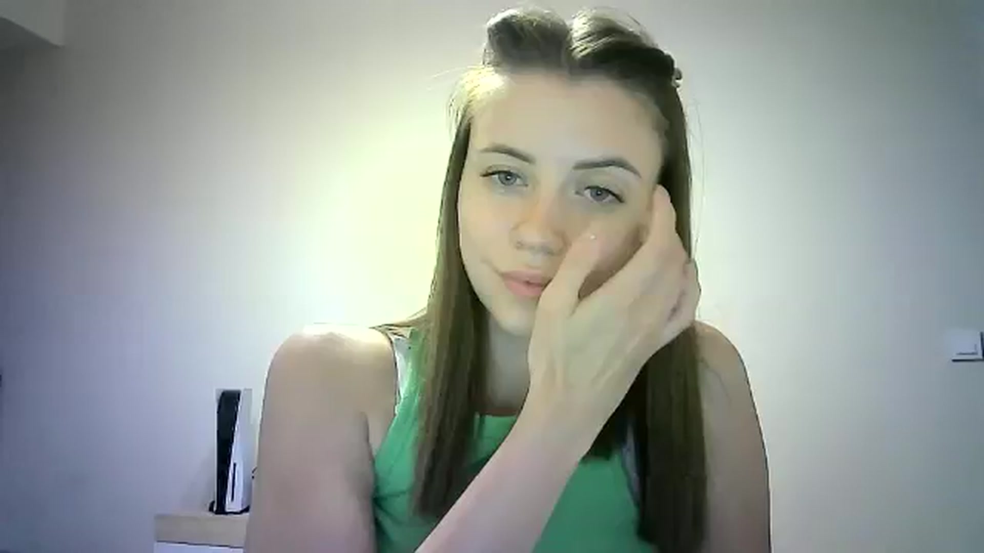 Gallery image thumbnail from Sulfate0's myfreecams stream on, 06/21/2024, 13:08 image 13 of 20