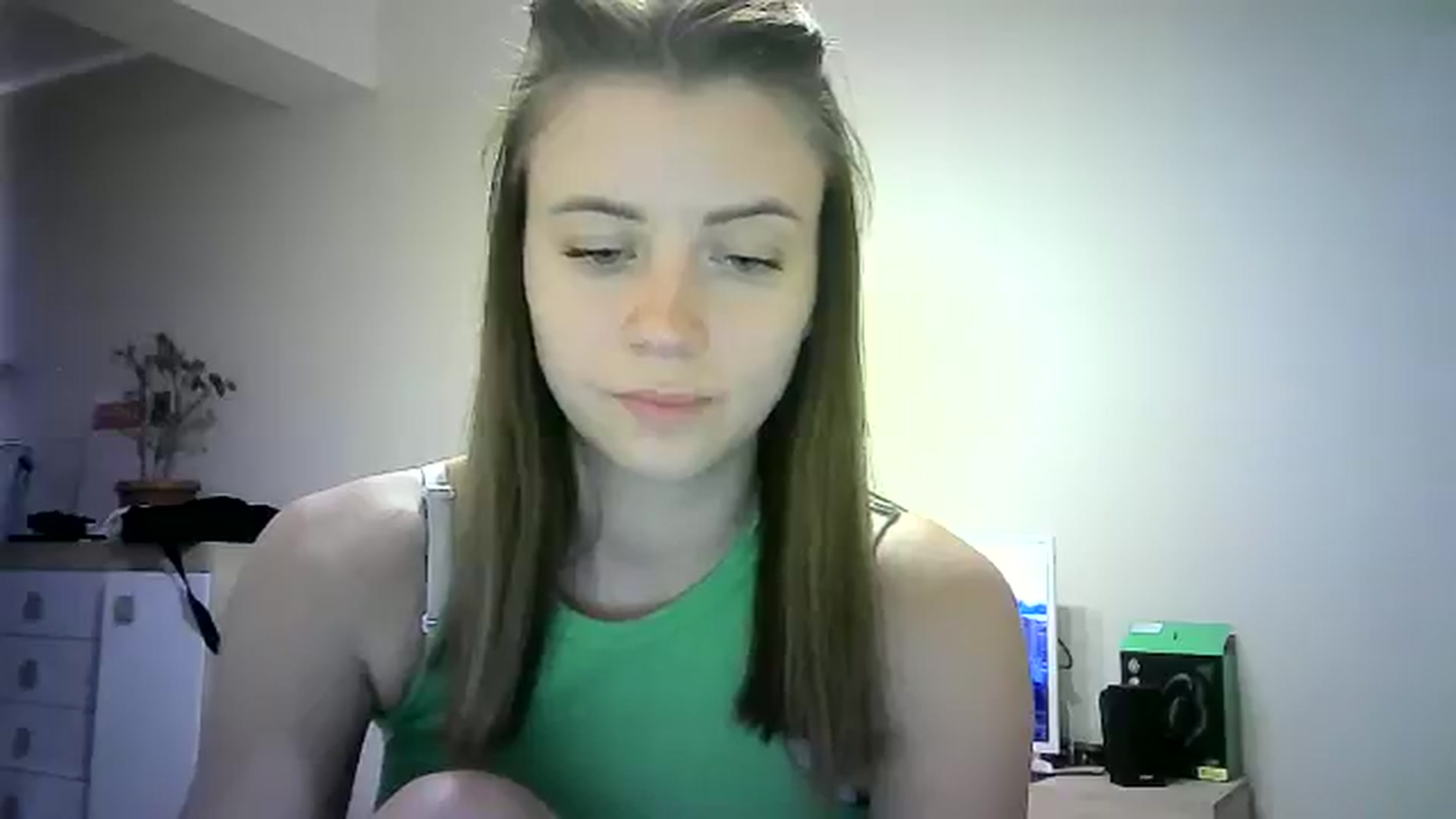 Gallery image thumbnail from Sulfate0's myfreecams stream on, 06/21/2024, 13:08 image 3 of 20