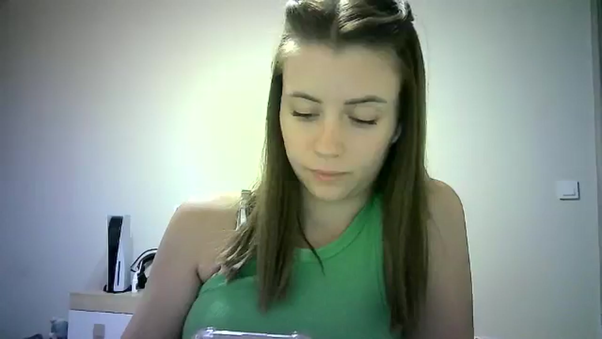 Gallery image thumbnail from Sulfate0's myfreecams stream on, 06/21/2024, 13:42 image 17 of 20