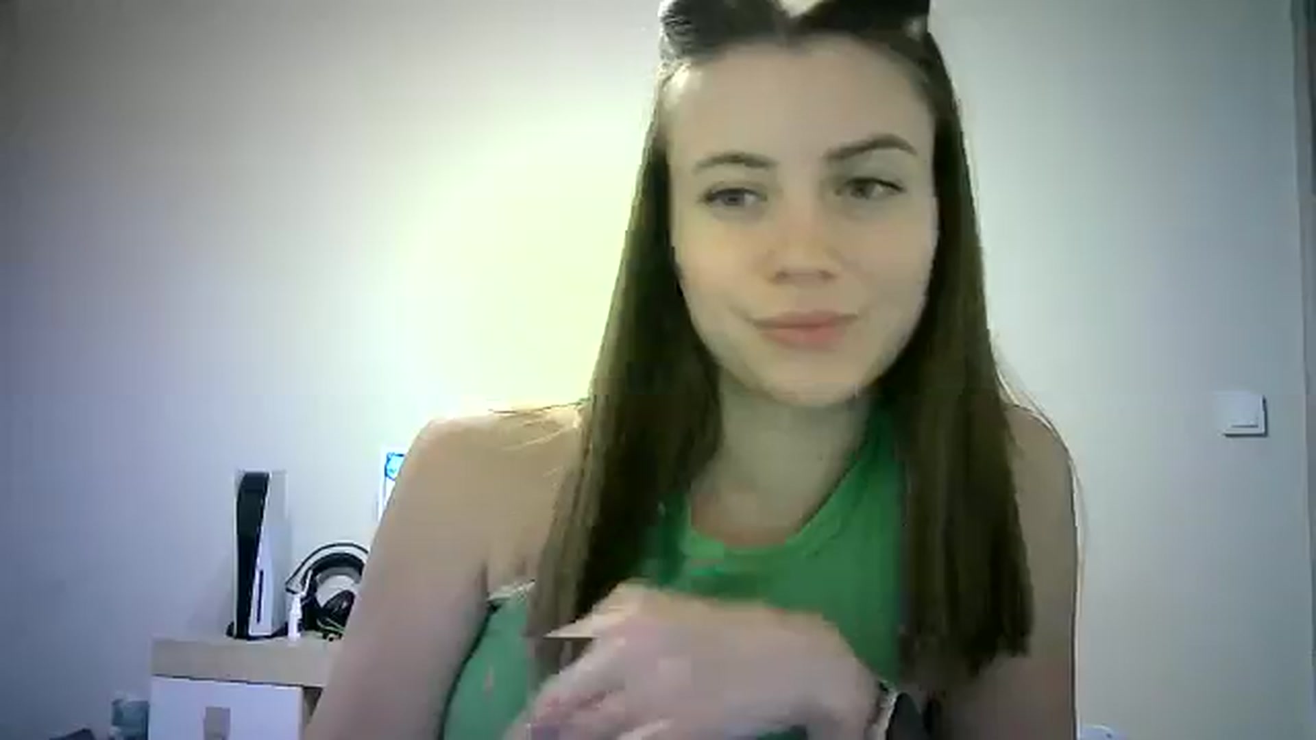 Gallery image thumbnail from Sulfate0's myfreecams stream on, 06/21/2024, 13:42 image 14 of 20