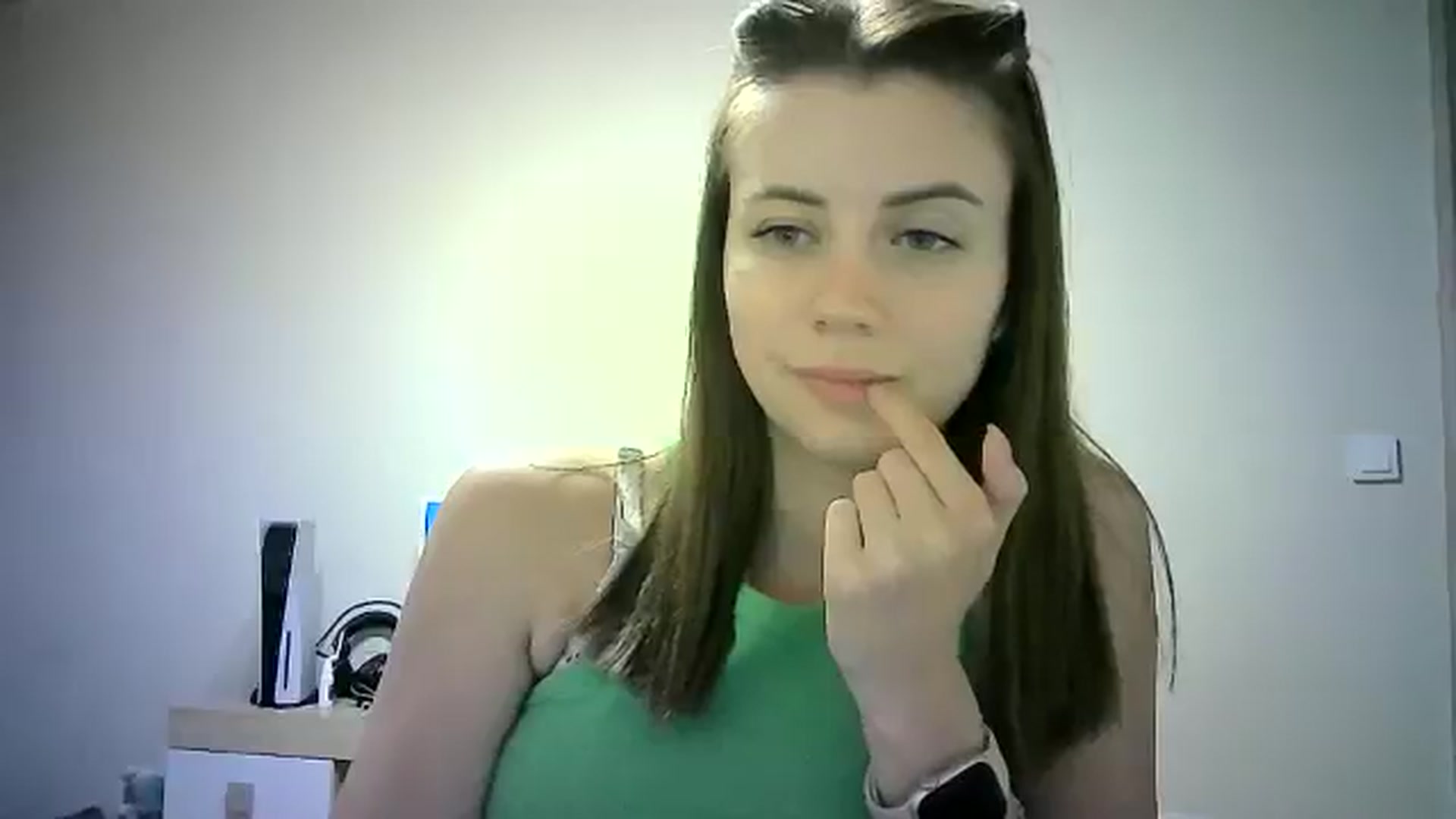 Gallery image thumbnail from Sulfate0's myfreecams stream on, 06/21/2024, 13:42 image 16 of 20