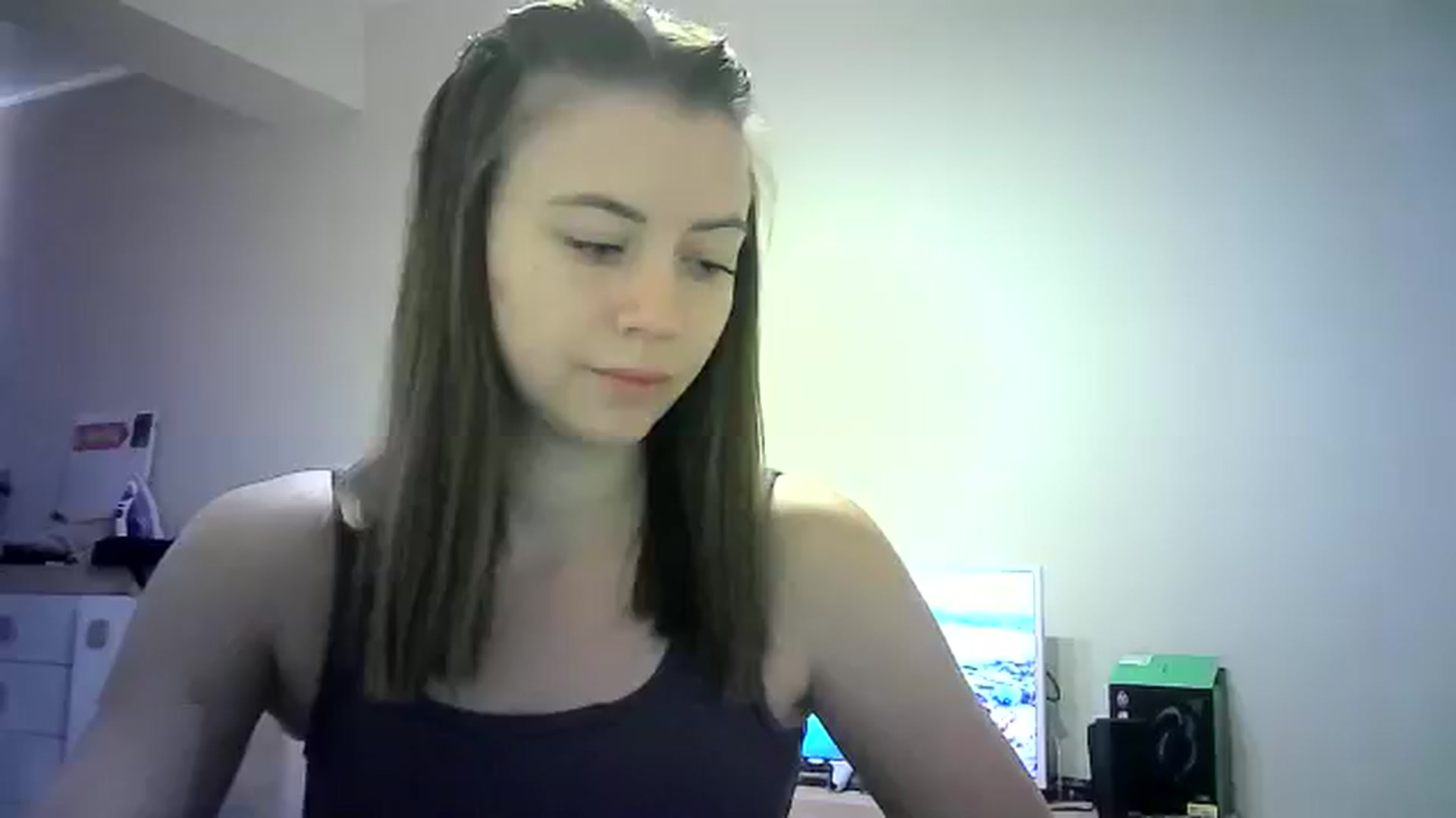 Gallery image thumbnail from Sulfate0's myfreecams stream on, 06/22/2024, 07:12 image 17 of 20