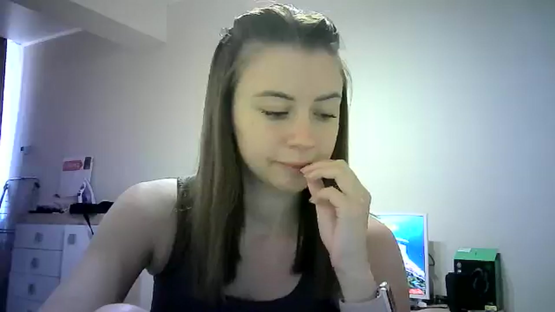 Gallery image thumbnail from Sulfate0's myfreecams stream on, 06/22/2024, 07:12 image 4 of 20